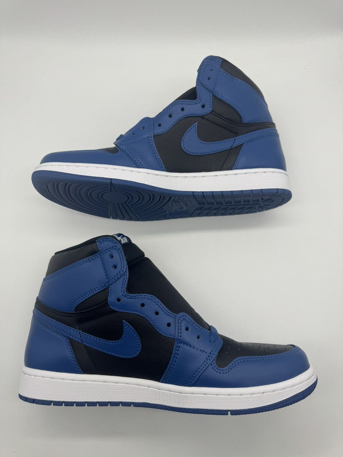 Jordan Brand × Nike Nike Air Jordan 1 Retro OG High Dark Marina Blue Men’s 9.5 Size US 9.5 / EU 42-43 - 3 Thumbnail