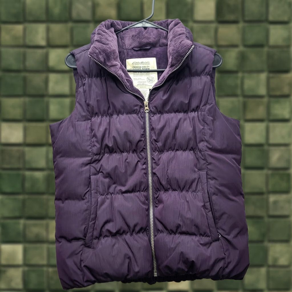Eddie Bauer VINTAGE? No. Eddie Bauer Puffer Vest Womens S Goose Down Fleece Lined Regular Fit Gorpcore Size S / US 4 / IT 40 - 1 Thumbnail