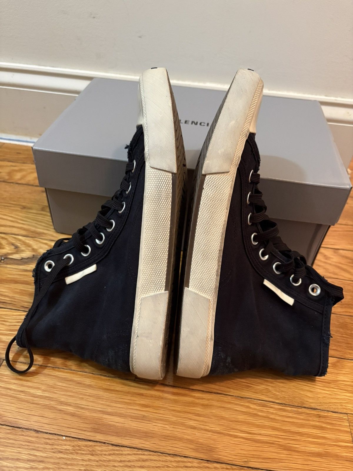 Balenciaga Balenciaga Distressed Sneakers Size US 8.5 / EU 41-42 - 7 Thumbnail