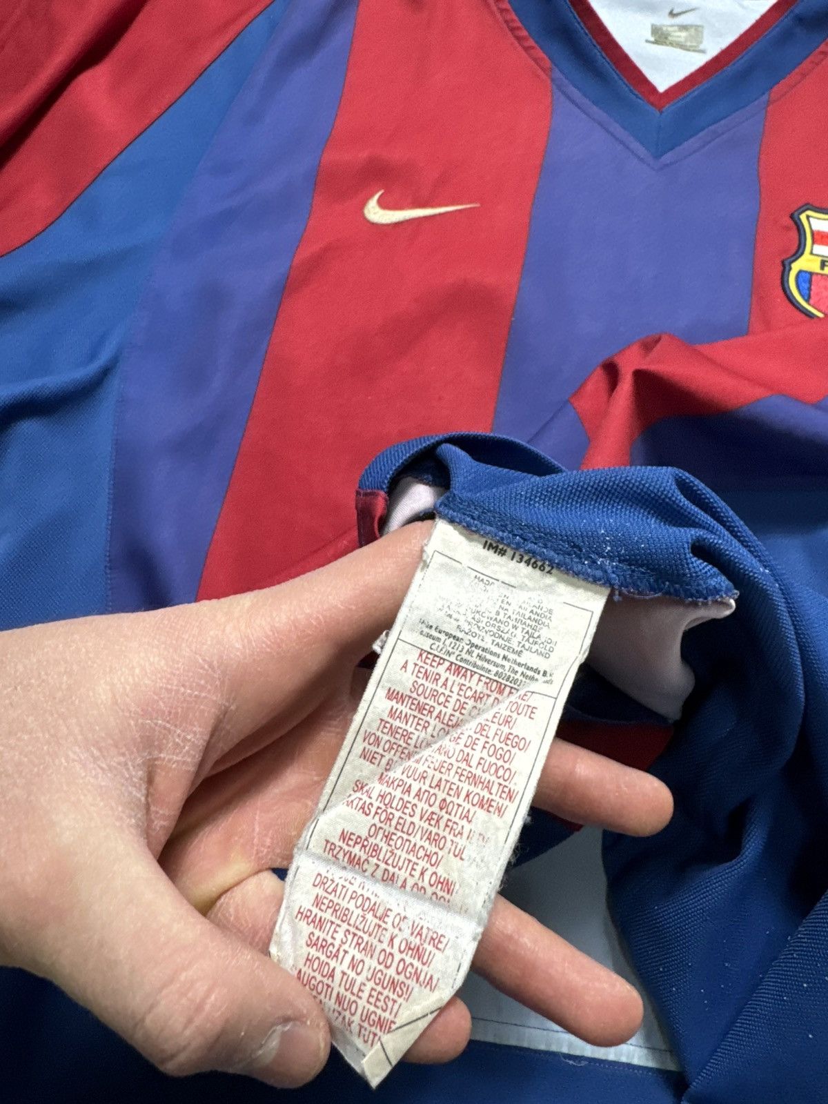 Nike Nike FC Barcelona #10 Ronaldinho 2002 Soccer Jersey Vintage Size US L / EU 52-54 / 3 - 8 Thumbnail