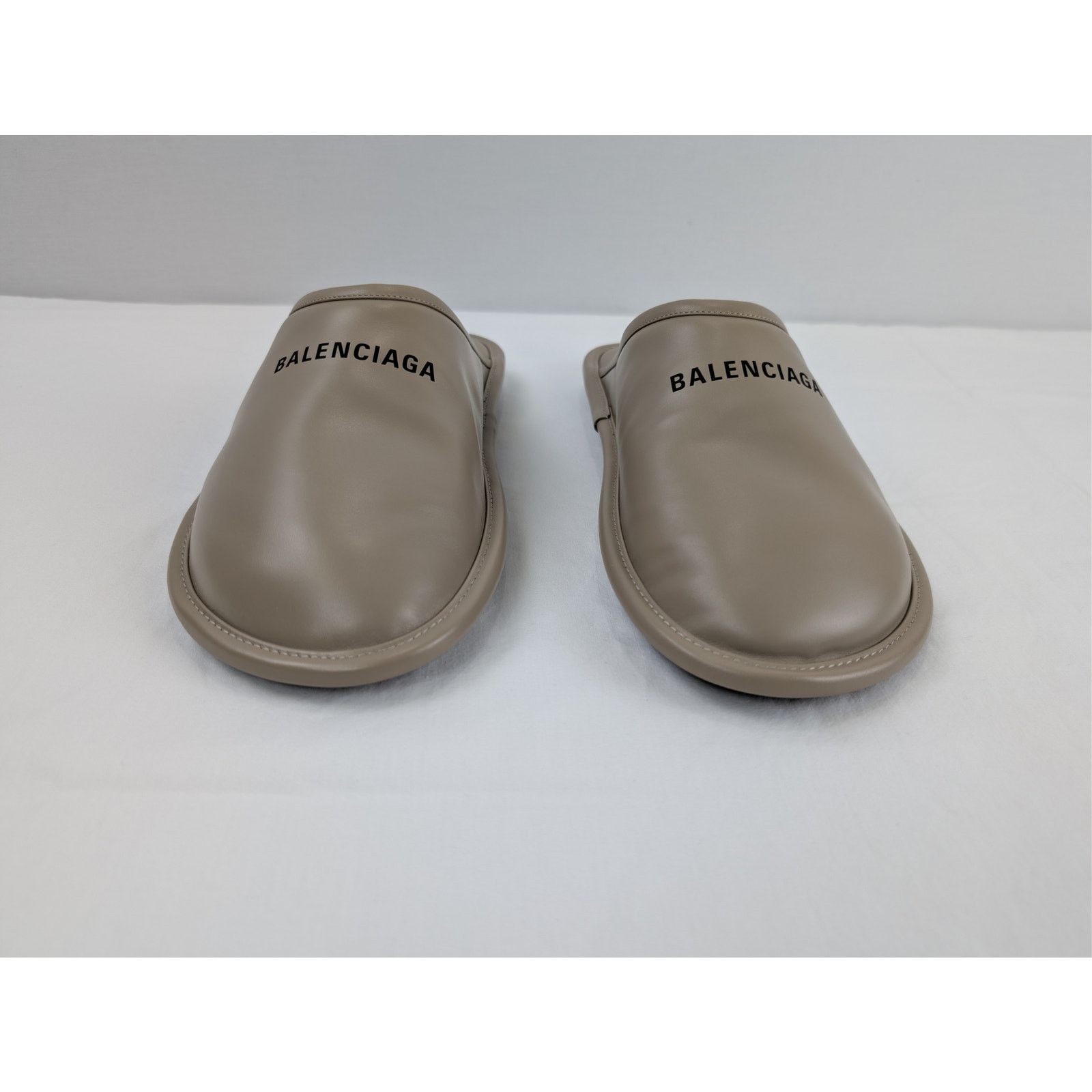 Balenciaga o1rshd1 Carrera Lux Calfskin Home Flat Slipper Taupe/Black Size US 10 / EU 43 - 9 Thumbnail