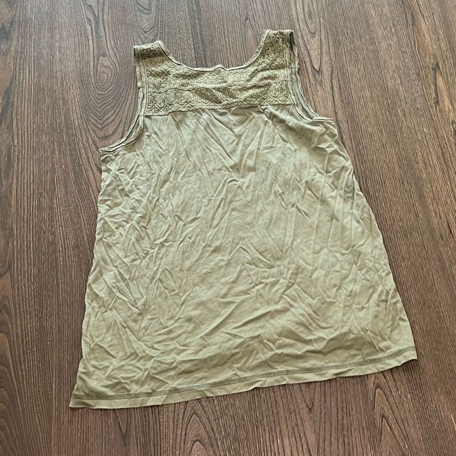 Eddie Bauer NWOT Eddie Bauer Green Button Front Ikat Tank Top Size S Size S / US 4 / IT 40 - 4 Thumbnail