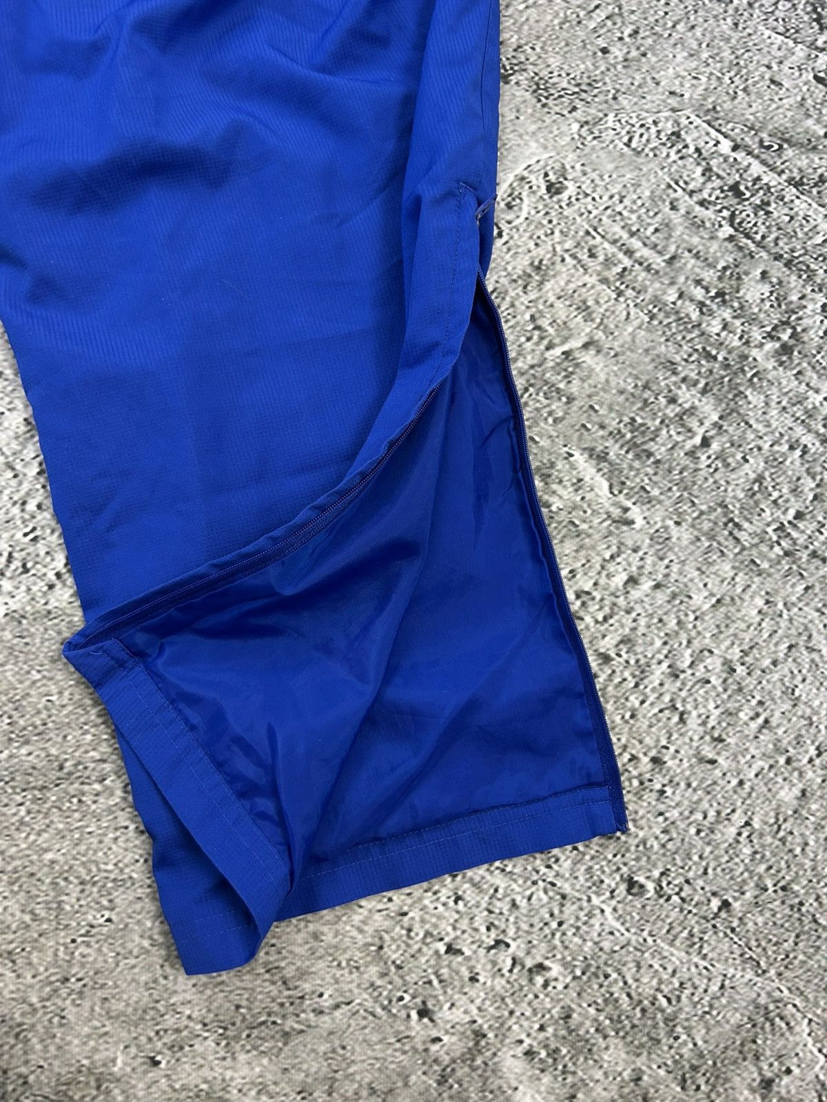 Adidas × Vintage Adidas Schalke 04 vintage blue nylon track pants baggy Size US 36 / EU 52 - 5 Thumbnail