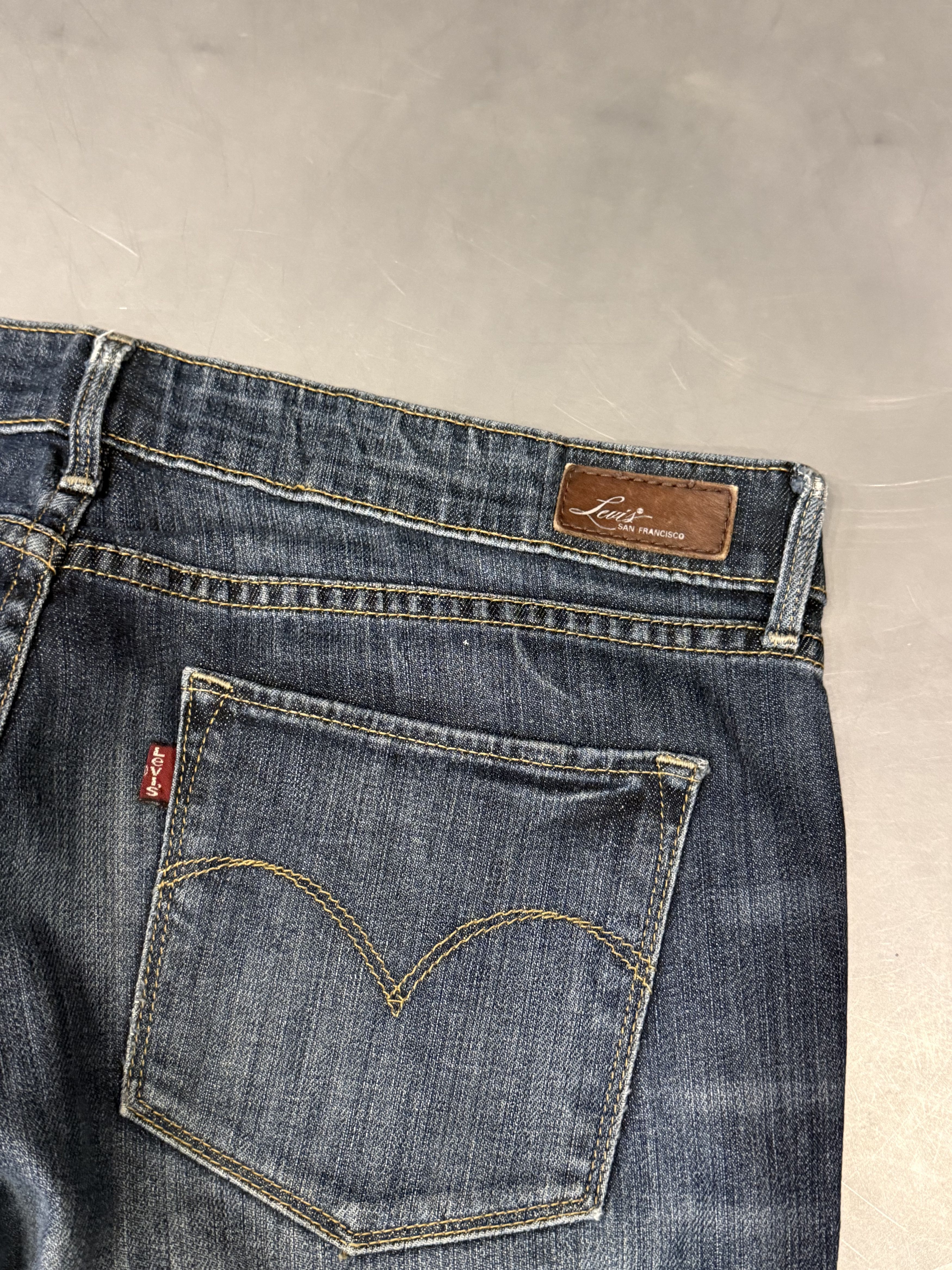 Levi's Vintage Levi's Demi Curve bell bottom flared jeans Size 31" - 3 Thumbnail