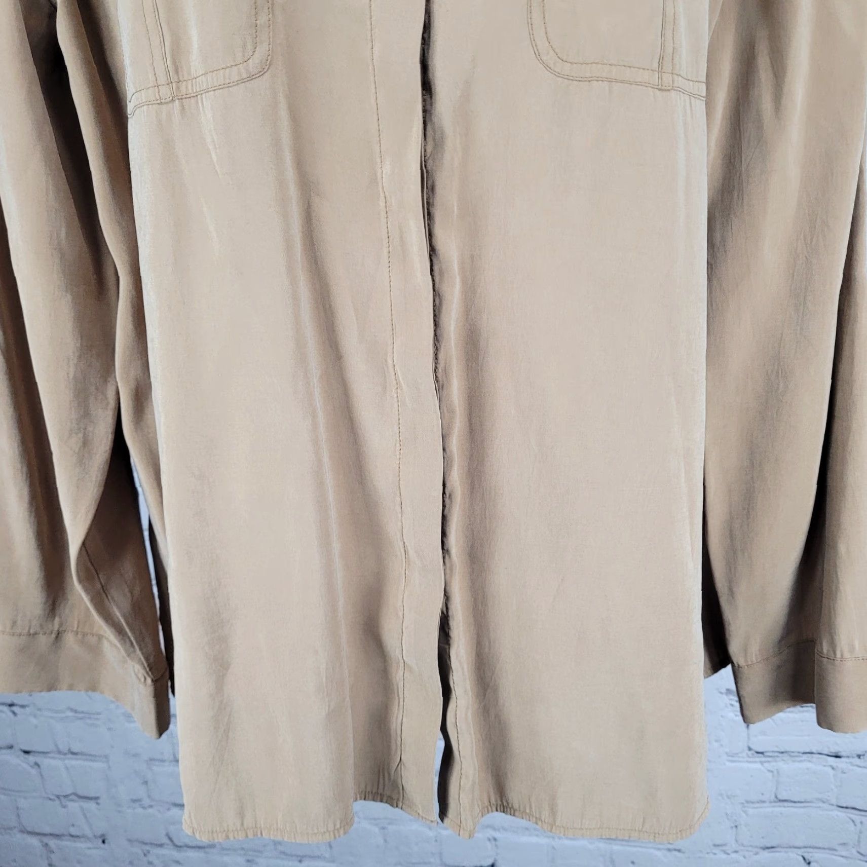 Vintage Chico's Button-Up Shirt XL Brown Microfiber Long Sleeve Roll Tab Blouse Top Womens Classic Easy Care Pockets Size XL / US 12-14 / IT 48-50 - 7 Thumbnail