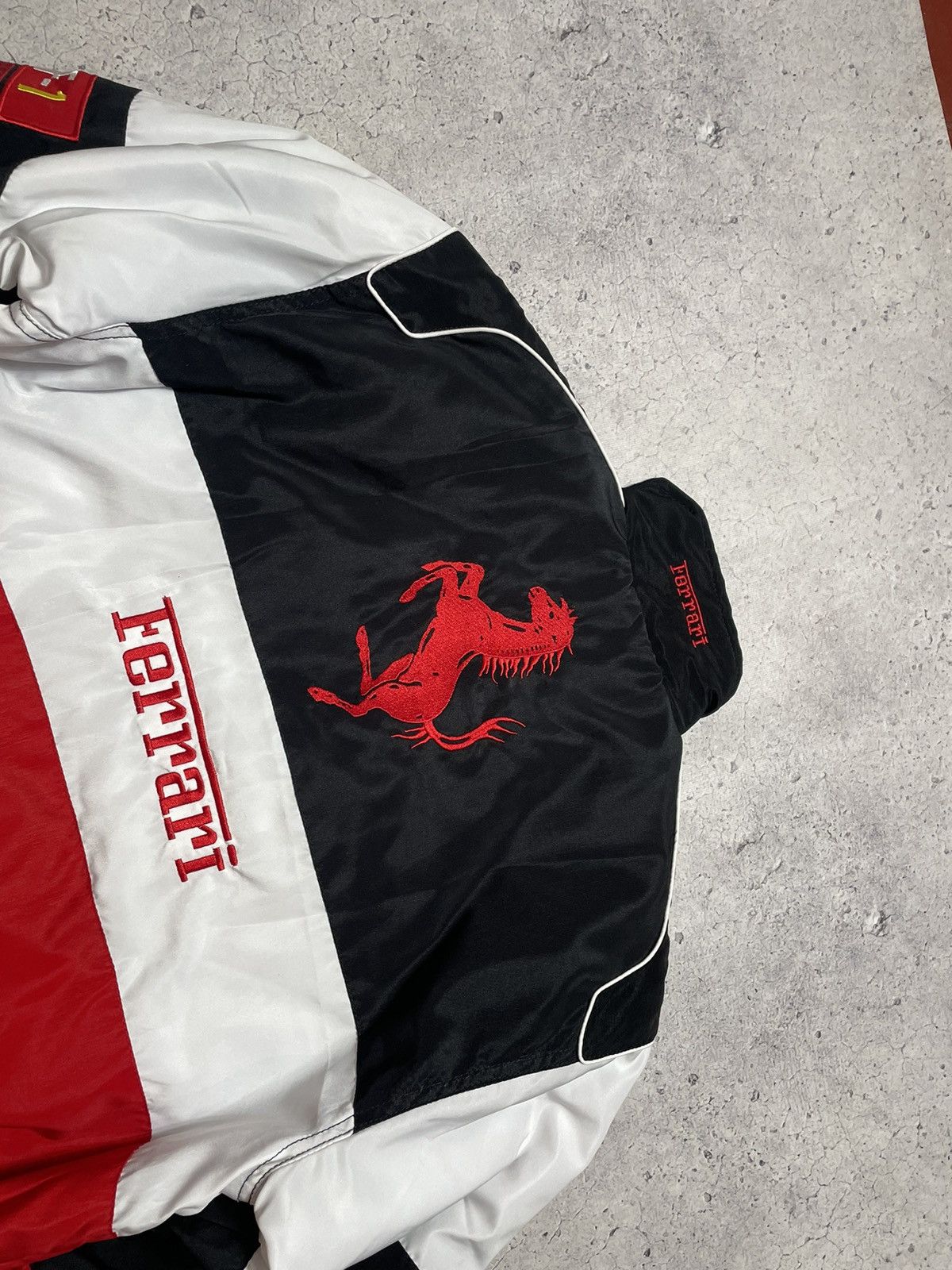 Ferrari Vintage Ferrari F1 Racing Jacket Hype Rare Big Logo Marlboro Size US L / EU 52-54 / 3 - 15 Thumbnail