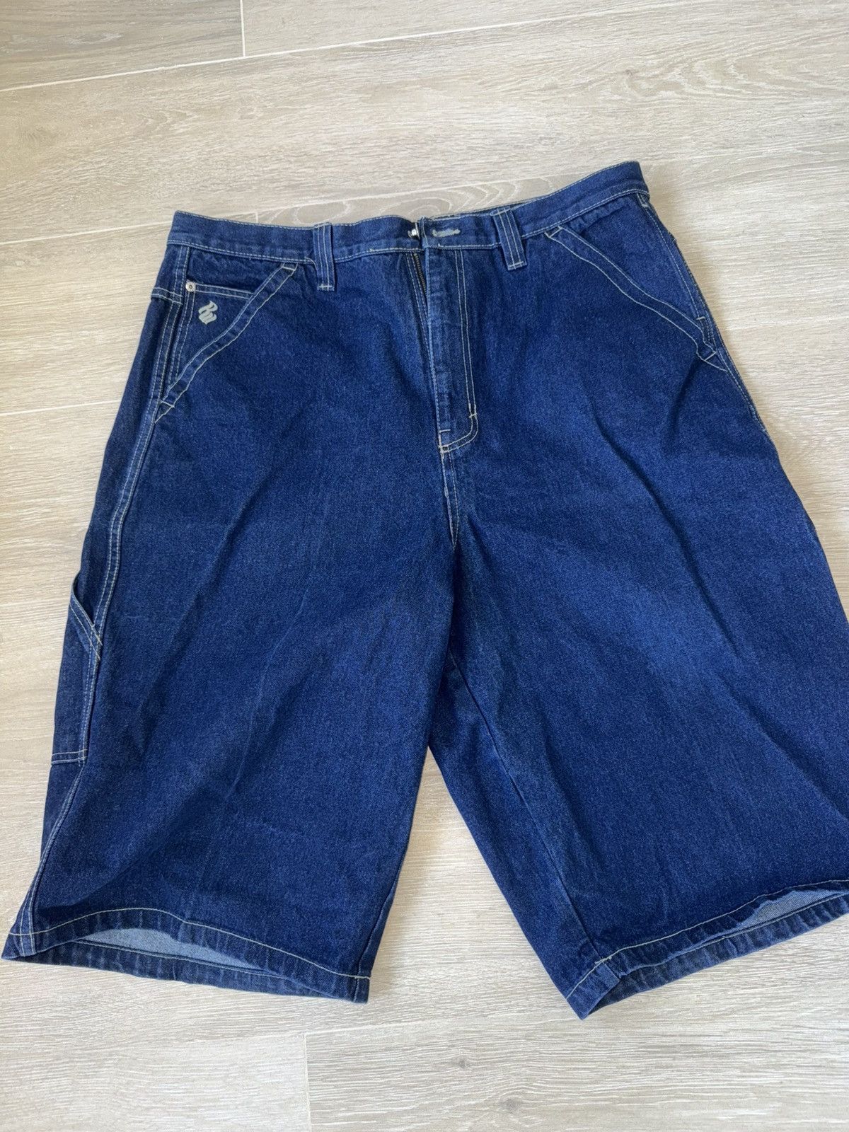 Rocawear Rocawear embroidered jorts Size US 38 / EU 54 - 1 Thumbnail