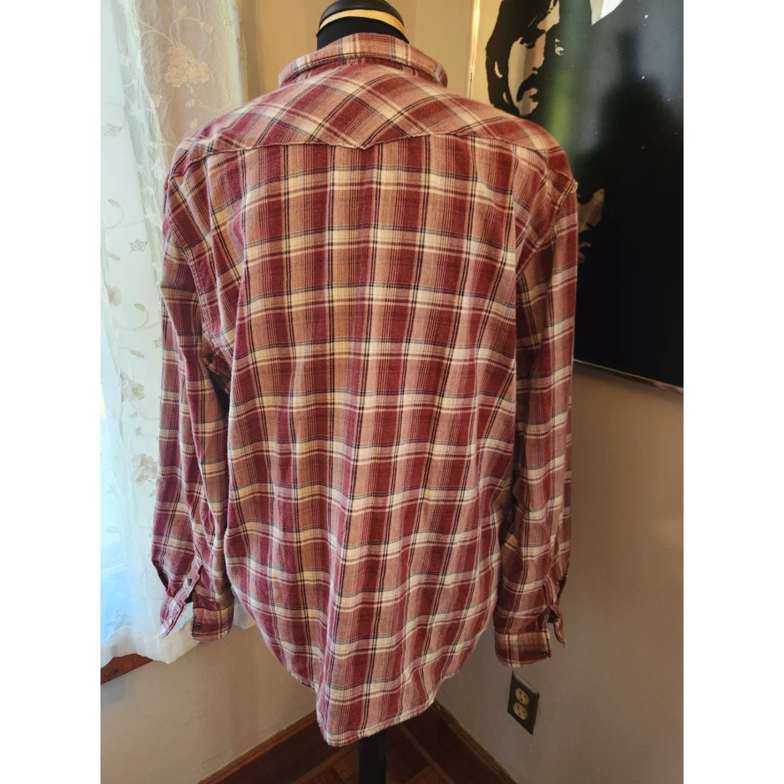 Vintage **Ruff Hewn Men’s Red Pearl Snap Long Sleeve Plaid Shirt XXL** User: **Ruff Hewn Men’s XXL Red Pearl Snap Plaid Shirt** Size US XXL / EU 58 / 5 - 5 Thumbnail