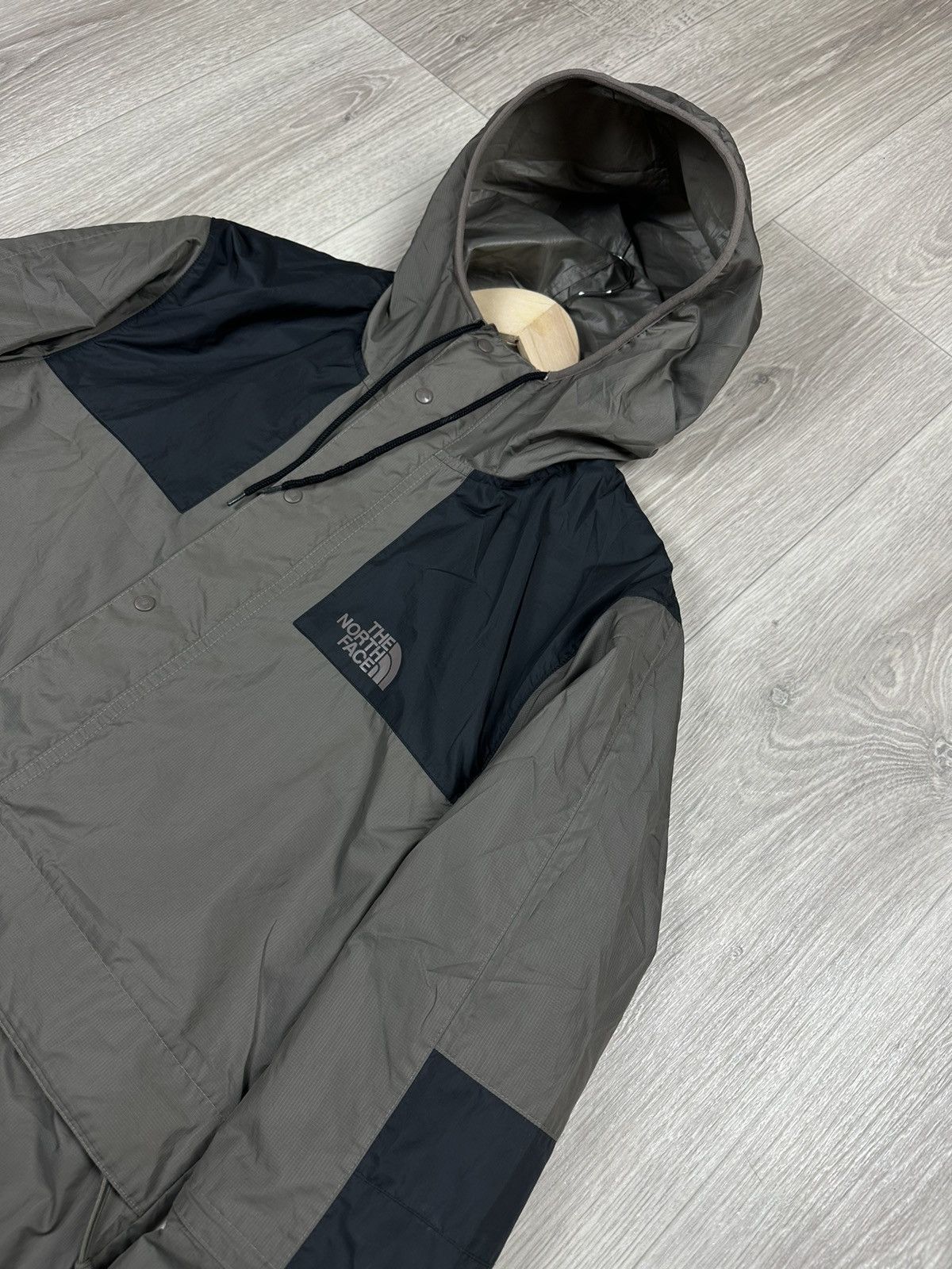 The North Face The North Face Seasonal Mountain Windbreaker Jacket Size S Size US S / EU 44-46 / 1 - 4 Thumbnail
