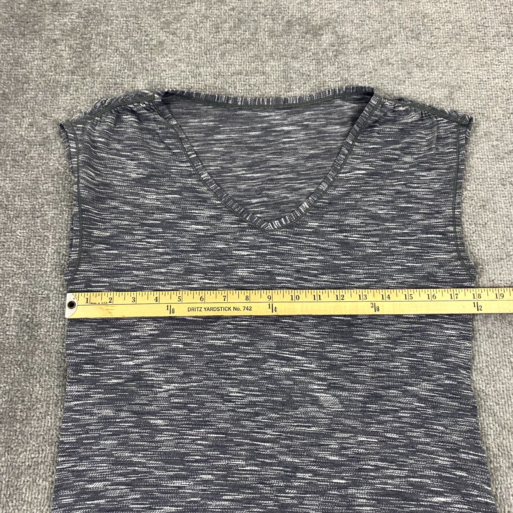 Lululemon Lululemon Shirt Adult 8 Heather Gray V-Neck Sleeveless Athletic Gym Training Size M / US 6-8 / IT 42-44 - 4 Thumbnail