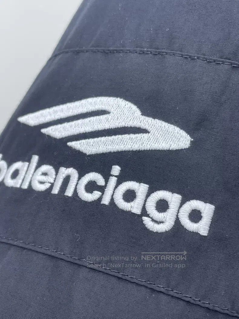 Balenciaga Balenciaga White Stripe B Letter Embroidered Fake Two-Piec Size US S / EU 44-46 / 1 - 5 Thumbnail