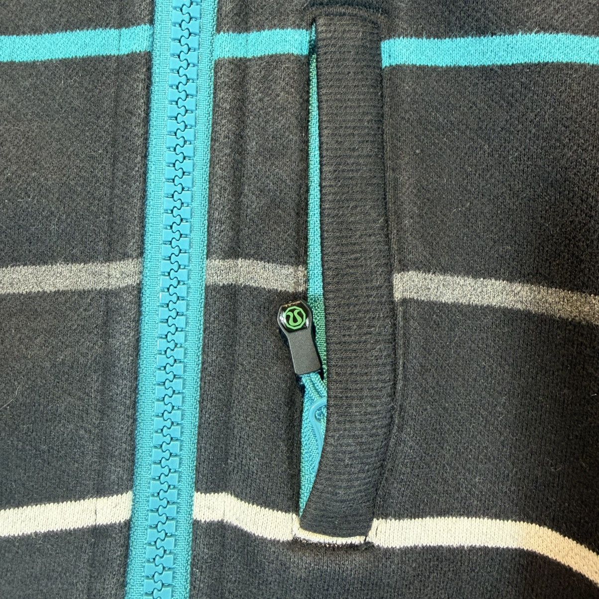 Lululemon VTG Lululemon Zip Hoodie Black Blue/Grey/White Stripes Size US L / EU 52-54 / 3 - 4 Thumbnail