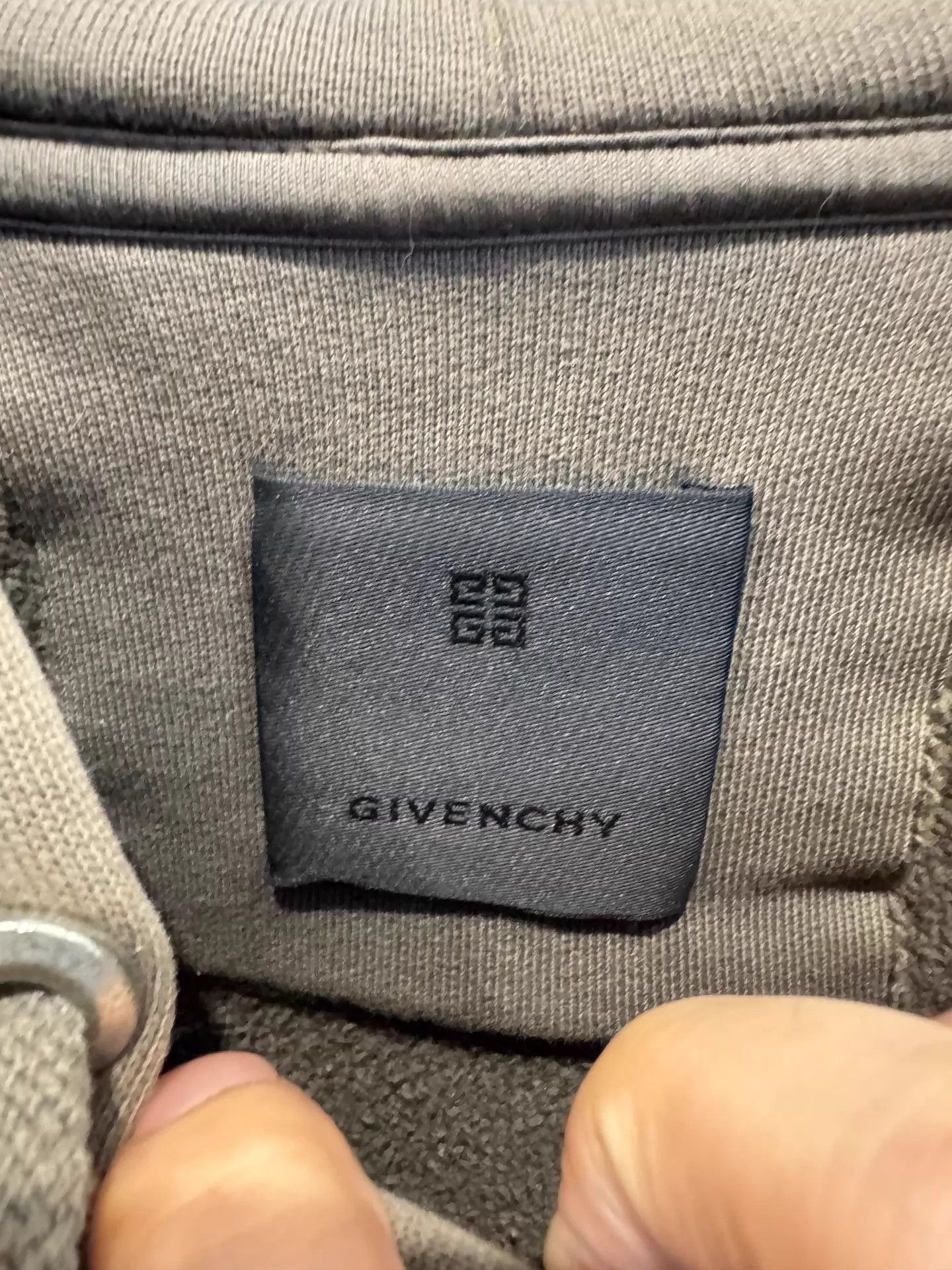 Givenchy Givenchy x Chito Dog Head Print Oversized Unisex Tee S Olive Size US S / EU 44-46 / 1 - 3 Thumbnail