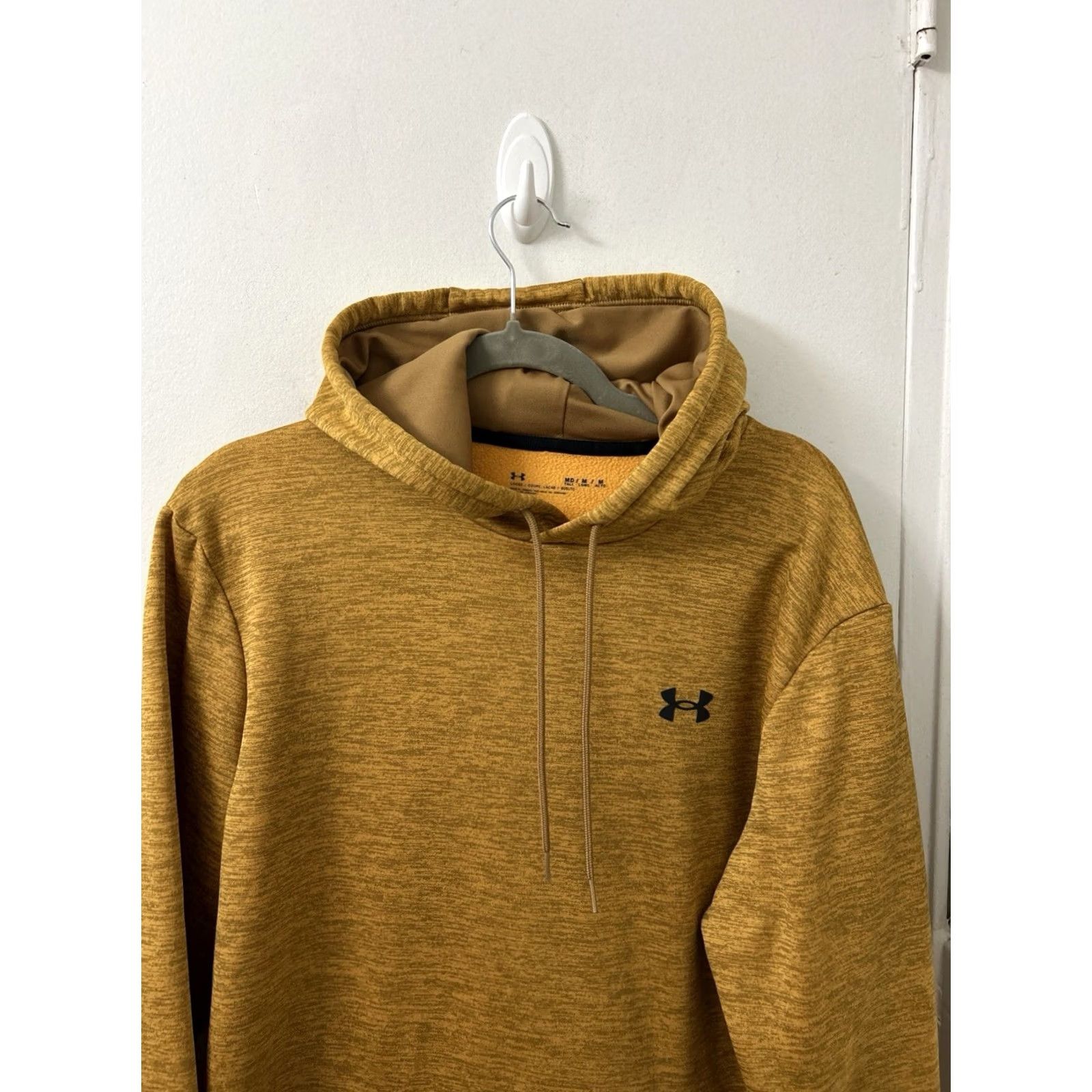 Under Armour Under Armour Sweatshirt Mens Medium Tall Yellow Gold Fleece Lined Hooded Moisture Wicking Kangaroo Pocket Logo Pullover Size US M / EU 48-50 / 2 - 2 Thumbnail