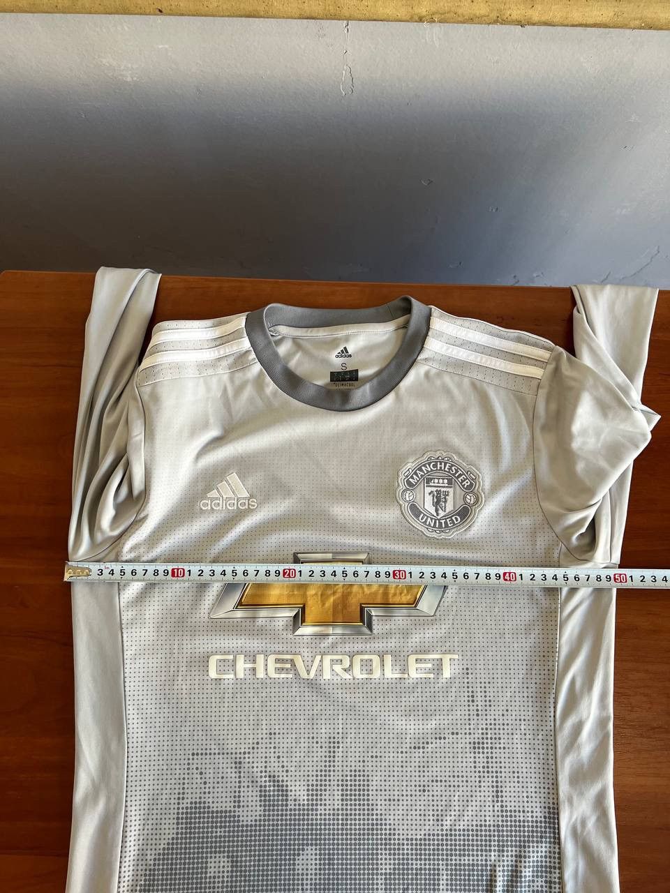 Adidas 2017/18 MANCHESTER UNITED RARE THIRD SOCCER FOOTBALL JERSEY Size US S / EU 44-46 / 1 - 15 Thumbnail