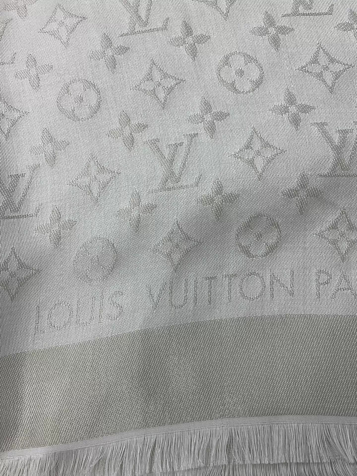 Louis Vuitton LV White Monogram Large Scarf New Size ONE SIZE - 5 Thumbnail