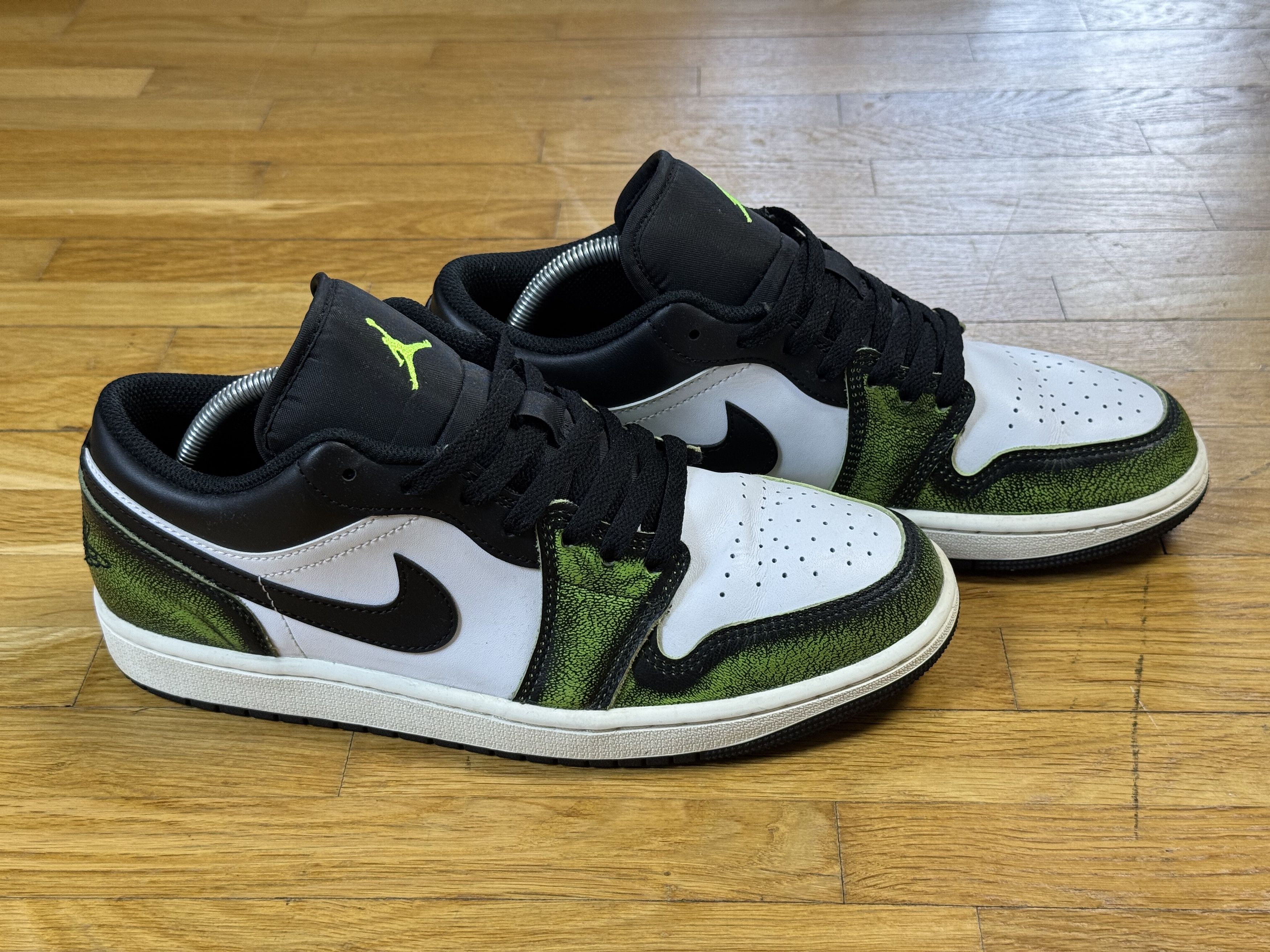 Nike Shoes NIKE AIR JORDAN 1 low electric green Size US 9 / EU 42 - 2 Thumbnail