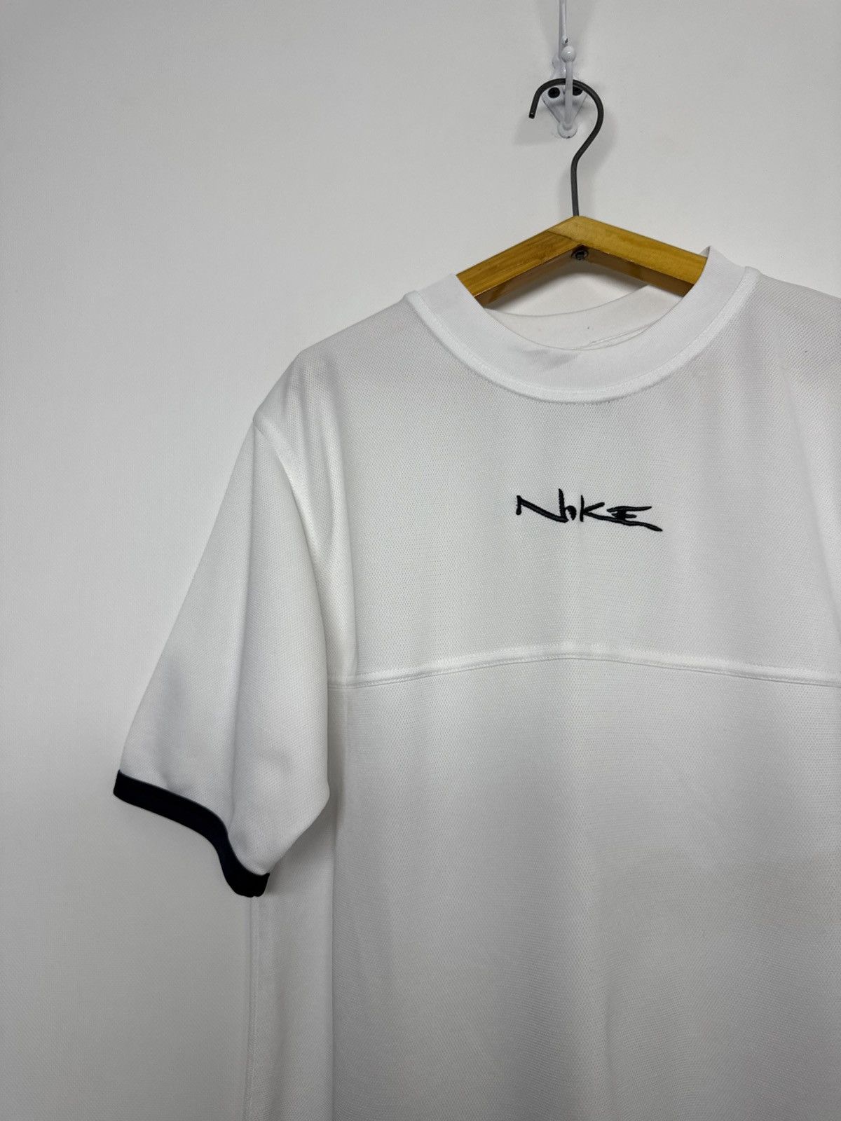 Nike Vintage Y2k Nike Logo Swoosh T-shirt Size L / US 10 / IT 46 - 6 Thumbnail