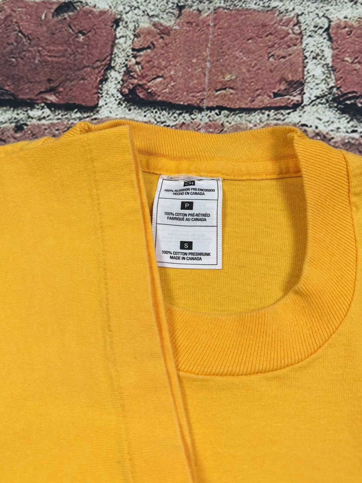 Fruit Of The Loom Vintage Niagara Falls Canada Maple Leaf Single Stitch Tee Size US S / EU 44-46 / 1 - 10 Thumbnail