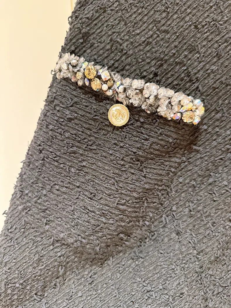 Chanel Chanel 21S spring and summer sequin pocket black tweed ski Size 42" / US 20 - 3 Thumbnail