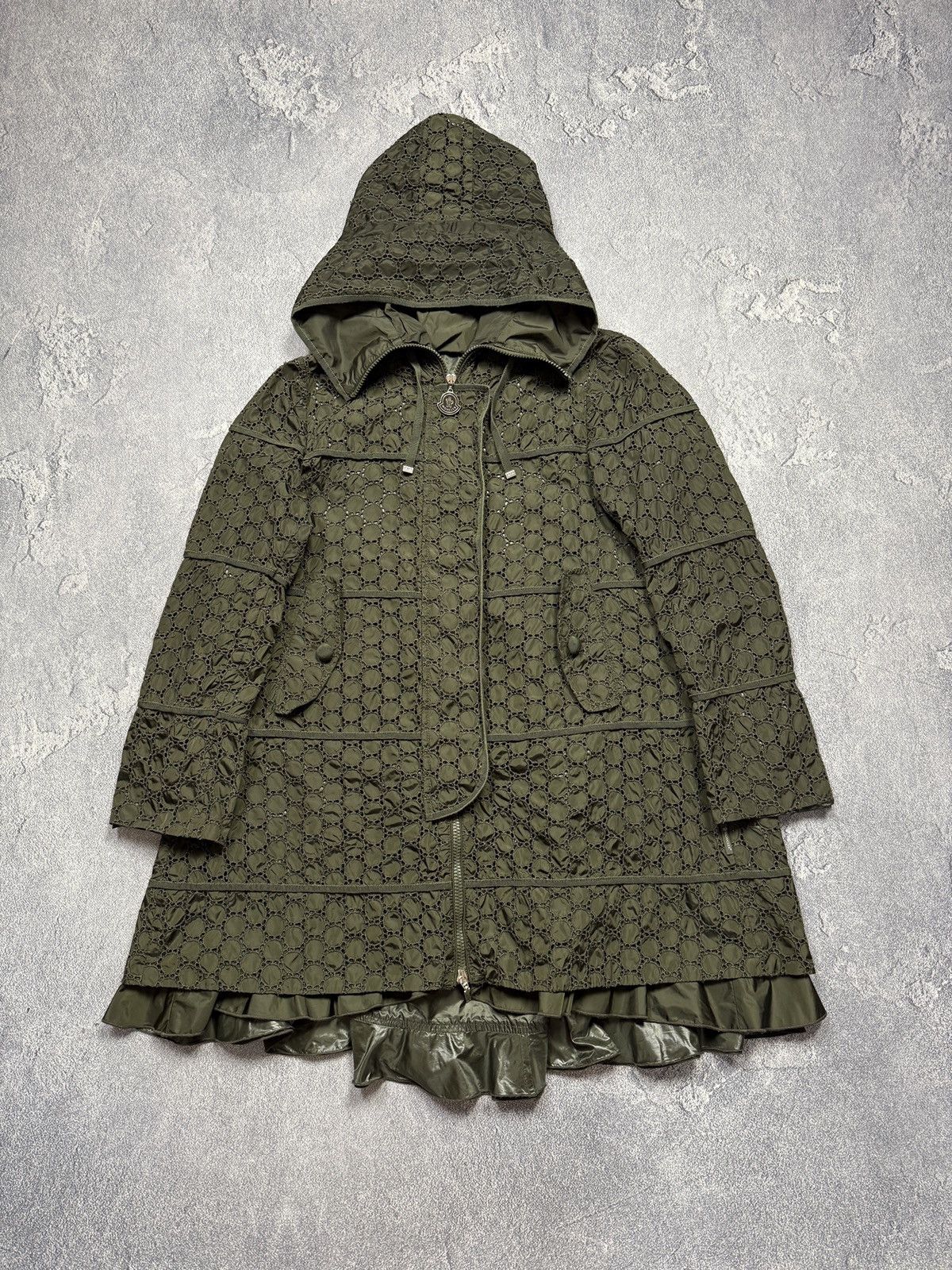 Moncler Moncler Metal Logo Vintage Pattern Jacket Size M / US 6-8 / IT 42-44 - 1 Thumbnail