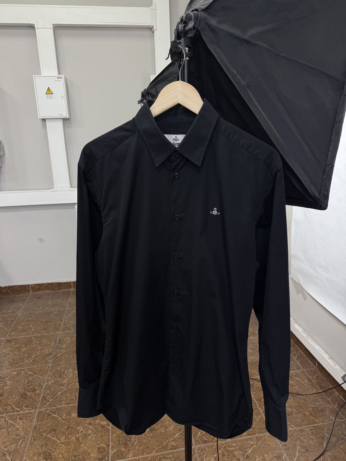 Vivienne Westwood 🇮🇹 Vivienne Westwood Orb Embroidered Luxury Classic Shirt Size US L / EU 52-54 / 3 - 1 Thumbnail