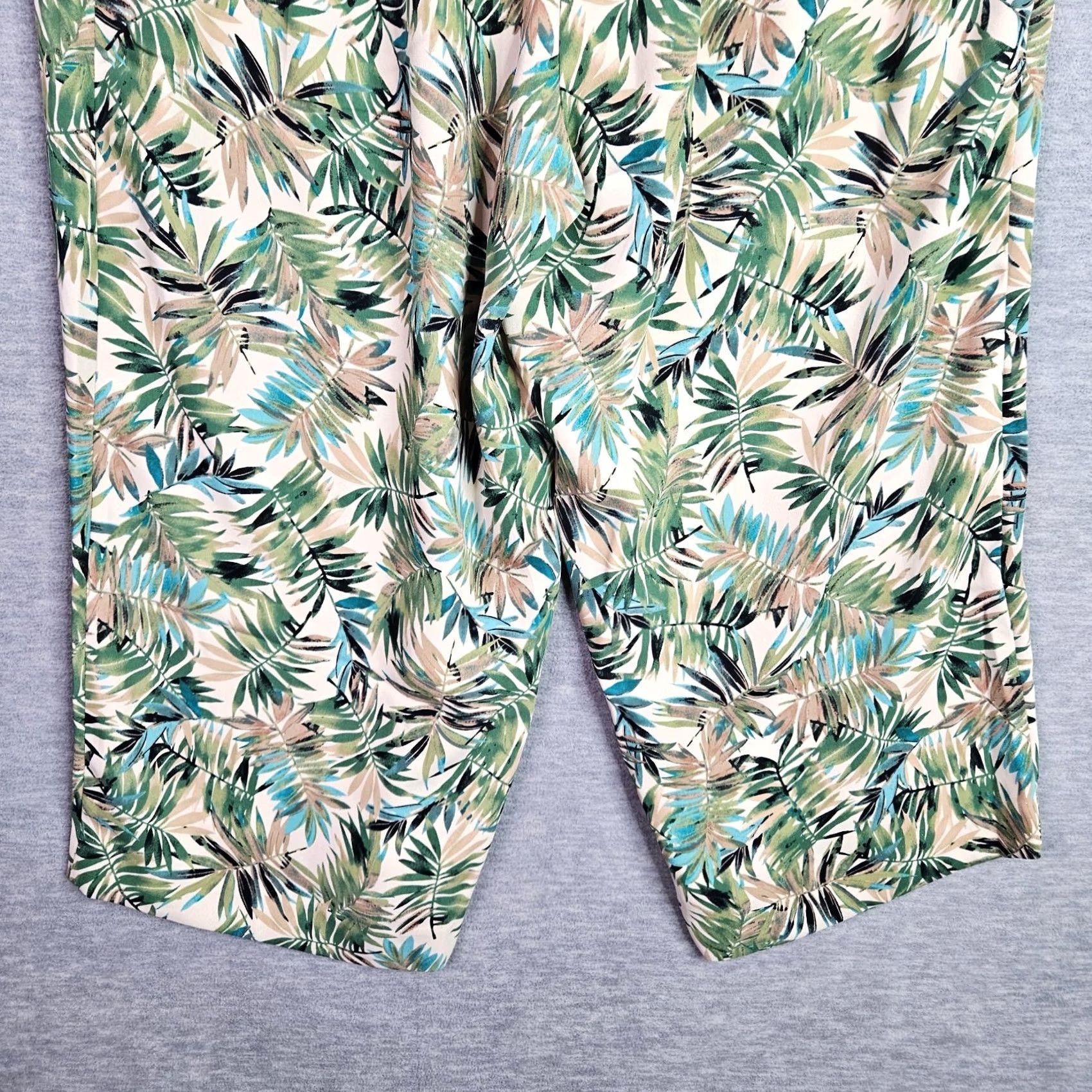 J. Jill J.JILL Wearever Collection Women's Wide Leg Floral Printed Pants XL Multicolor Floral Pattern Casual Pants Womens XL Size 40" / US 18 - 4 Thumbnail