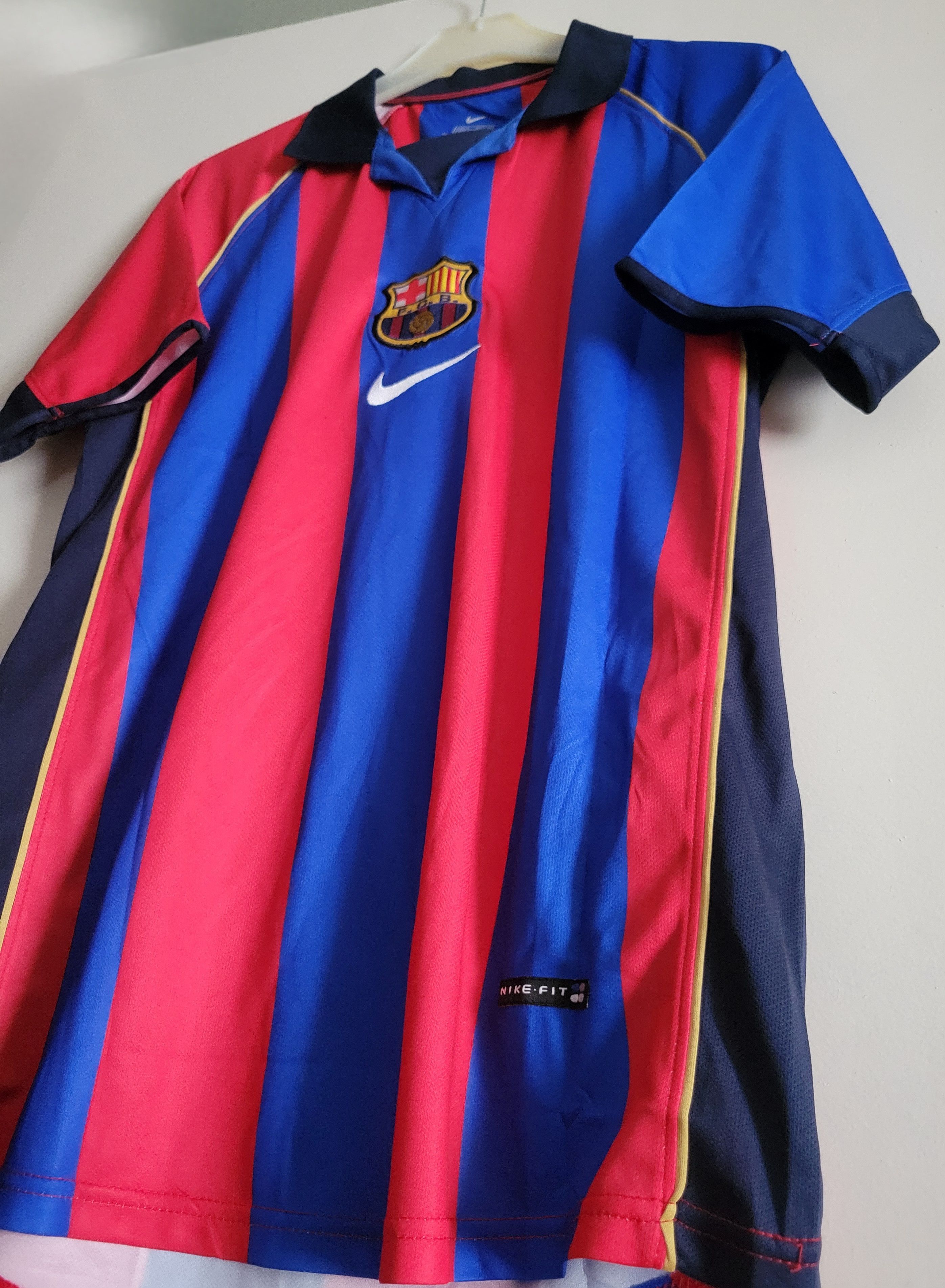 Other Barcelona 2001-2002 Kluivert 9 Vintage Soccer Jersey Size US L / EU 52-54 / 3 - 7 Thumbnail