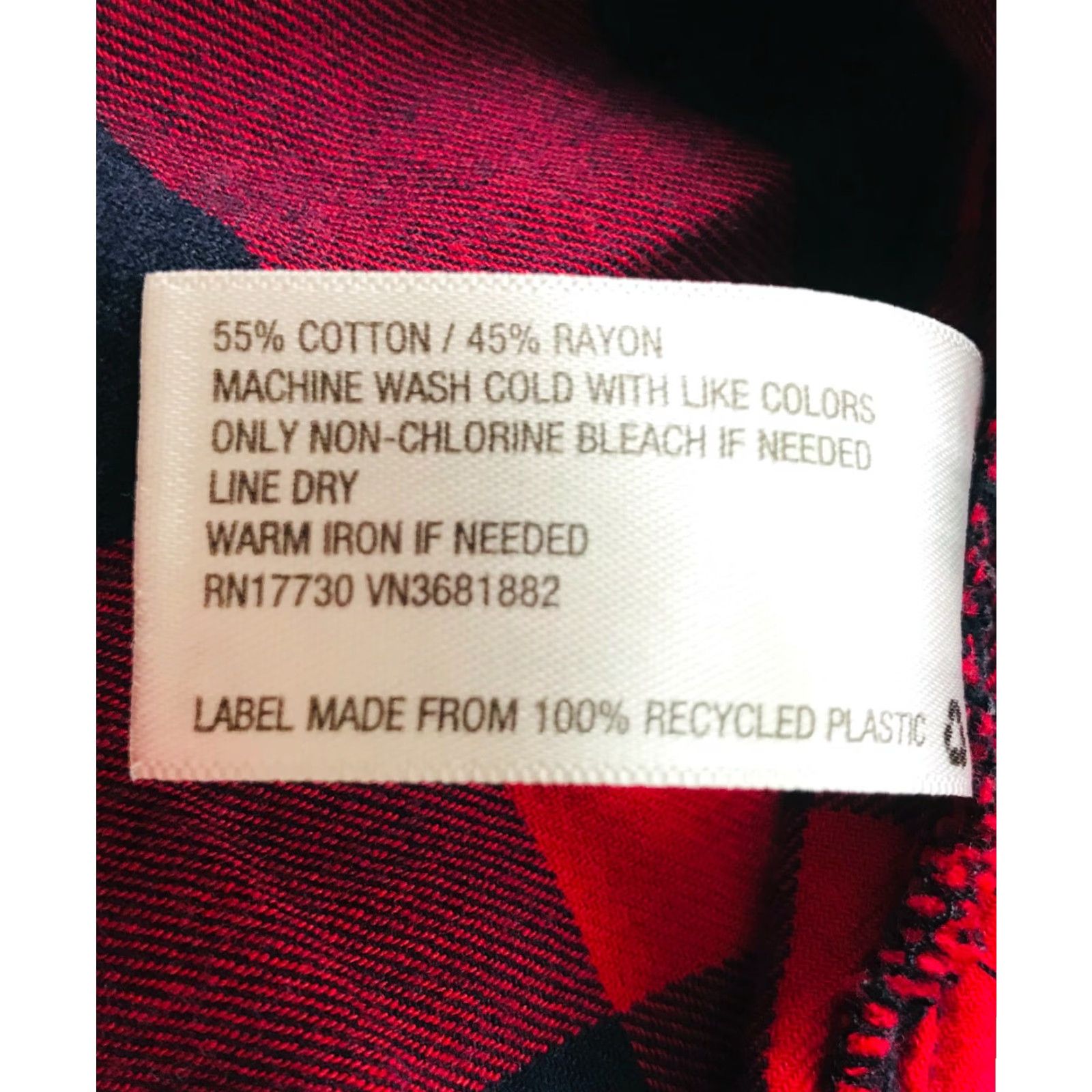 Vintage Liz Lange Maternity for Target Buffalo Plaid T-Shirt Black Red Small Womens Shirt Size S / US 4 / IT 40 - 6 Thumbnail