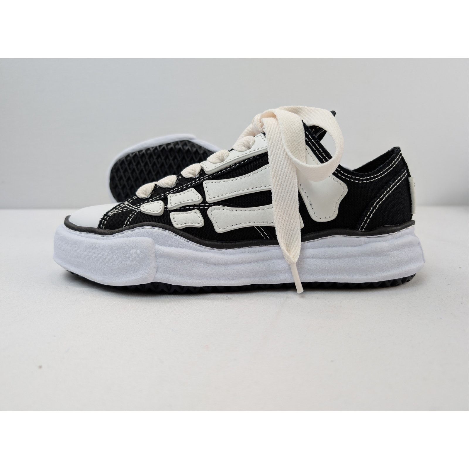 Amiri o1rshd1 Maison Mihara Yasuhiro Low-Top Sneakers in Black Size US 9 / EU 42 - 13 Thumbnail