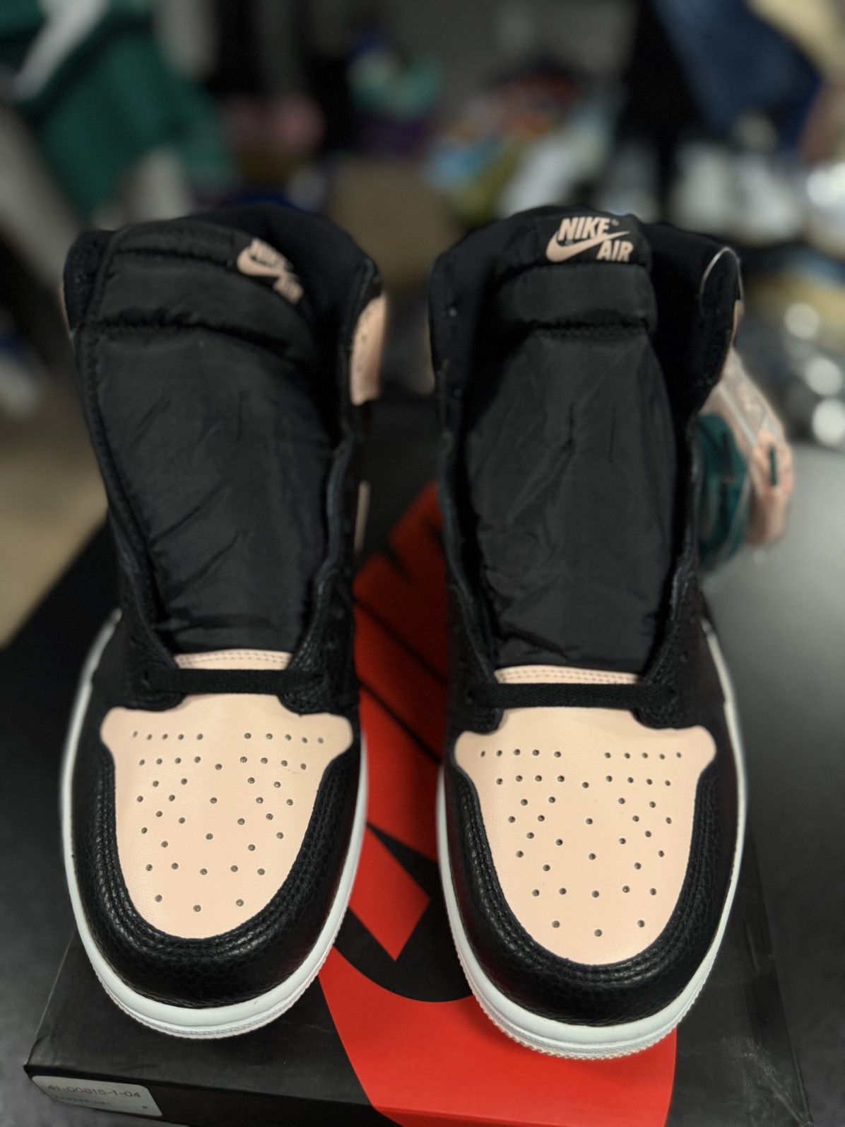 Jordan Brand × Nike Jordan 1 High OG Black Crimson Tint Size 11.5 New 2019 Size US 11.5 / EU 44-45 - 6 Thumbnail