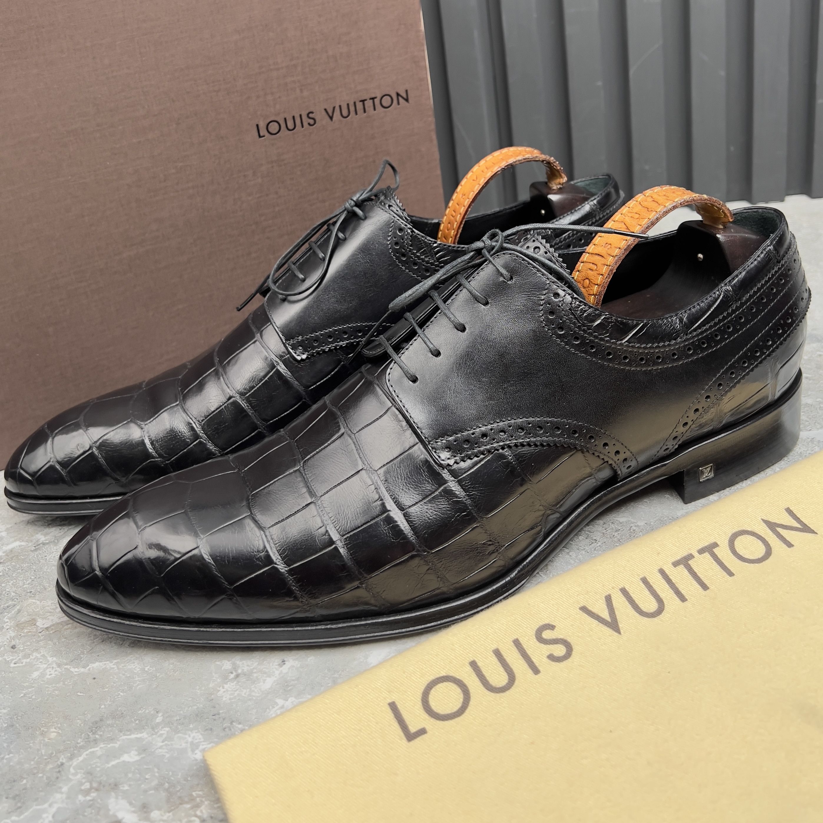 Louis Vuitton Louis Vuitton Voltaire Wingtip Derby Denim  display picture 3