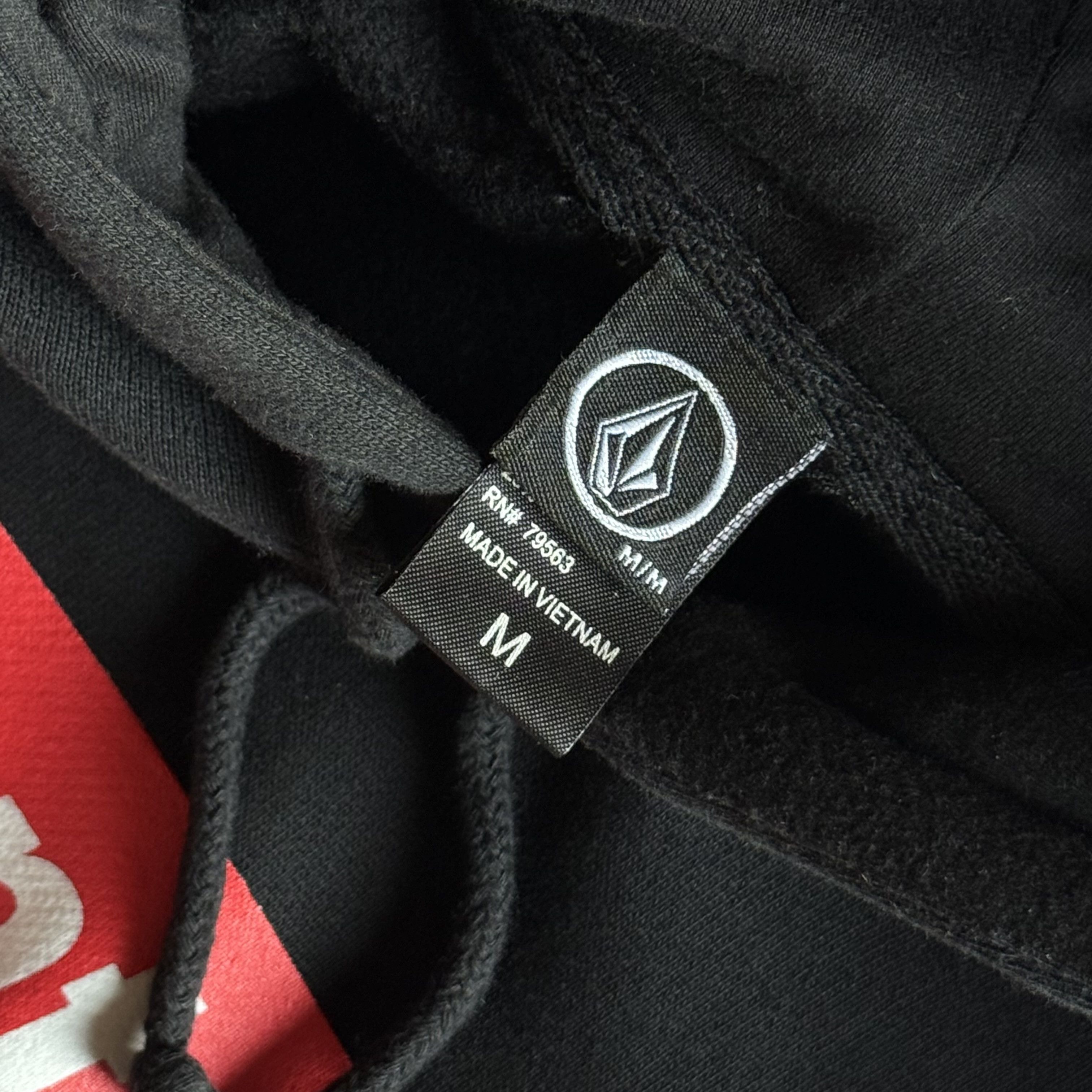 Barbara Kruger Rare Barbara Kruger x Volcom performa 17 biennial hoodie Size US M / EU 48-50 / 2 - 3 Thumbnail