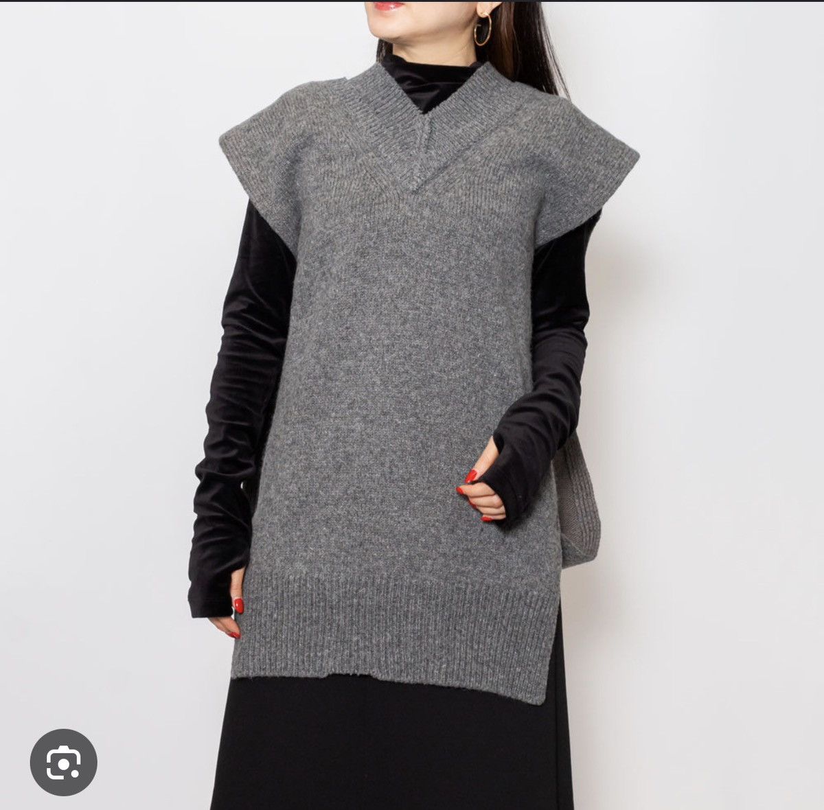 Maison Margiela SI1TH0001 MARGIELA V NECK WOOL VEST Size US XL / EU 56 / 4 - 1 Thumbnail