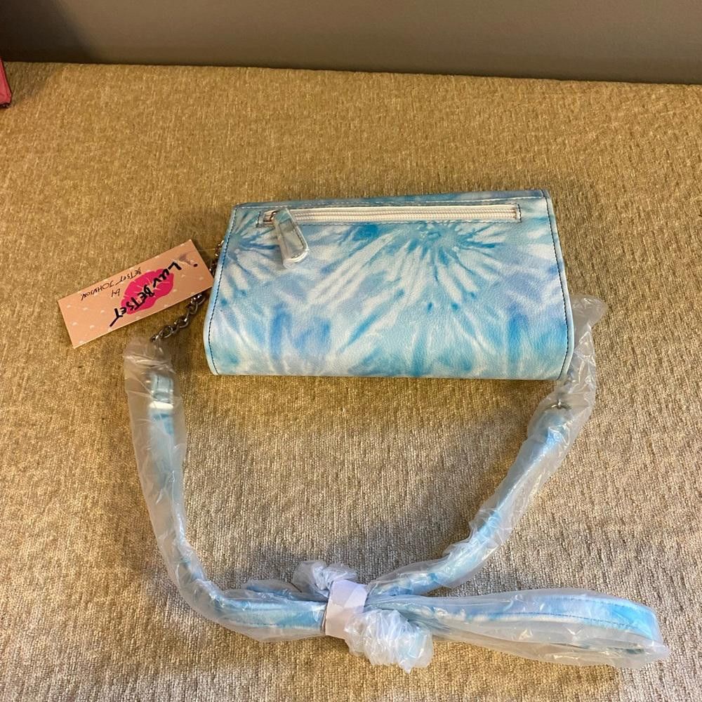 Designer Luv Betsey Tie-Dye Ellen Patent Wallet On A String Cross Size ONE SIZE - 5 Thumbnail