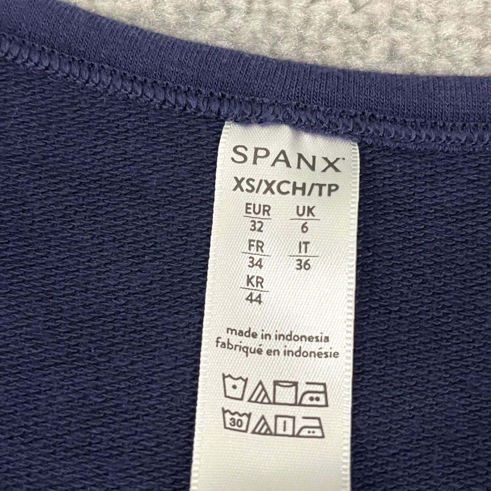 Spanx Spanx Top Womens XS Dolman 3/4 Sleeve Navy Blue Sweatshirt Casual Perfect Length Size XS / US 0-2 / IT 36-38 - 2 Thumbnail