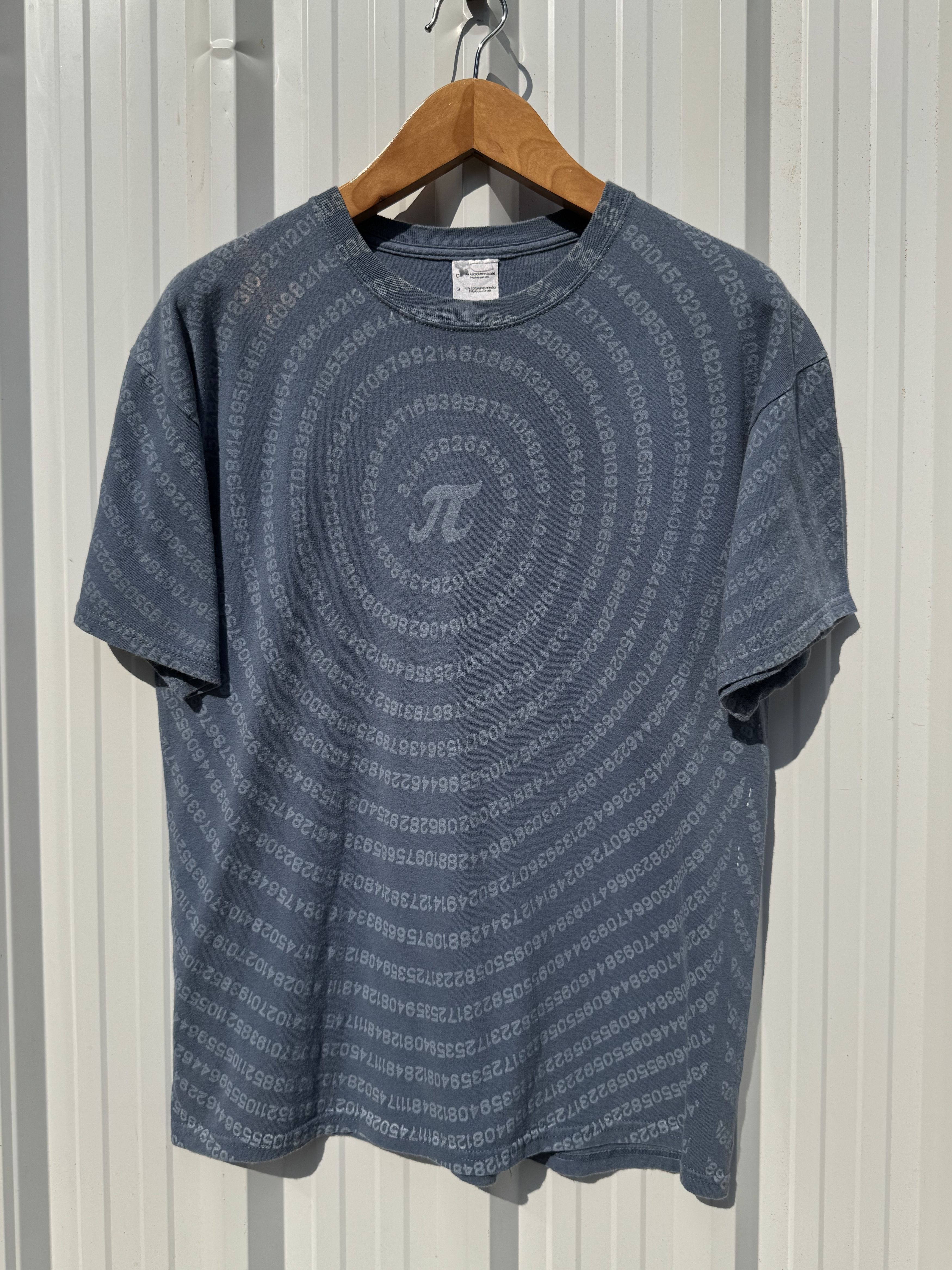 Vintage 💥Vintage 3.14 Spiral pi all over print 00s T-shirt Size US L / EU 52-54 / 3 - 1 Thumbnail