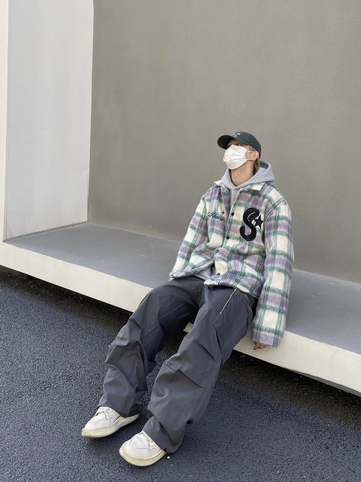 Japanese Brand Baggy Cargo Pants Straight Casual Harajuku Y2K Style Pockets Size US 34 / EU 50 - 15 Thumbnail