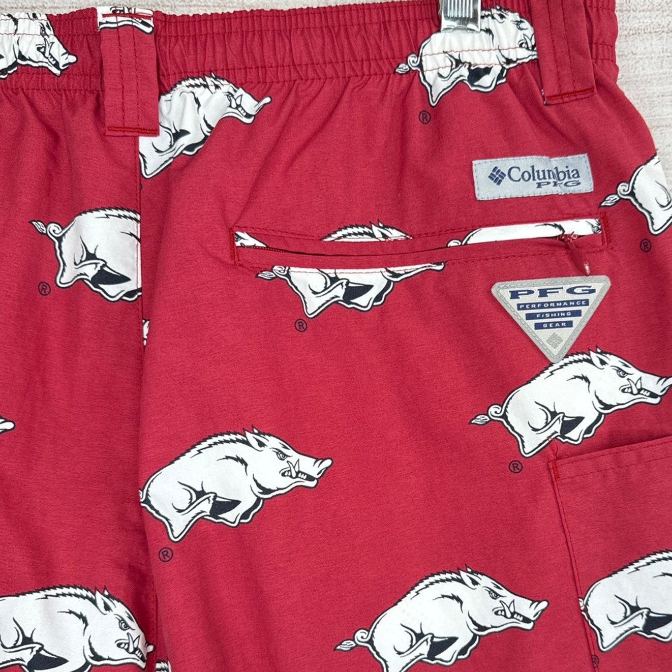 Columbia Columbia Collegiate PFG Arkansas Razorbacks Backcast Shorts Size US 34 / EU 50 - 6 Thumbnail