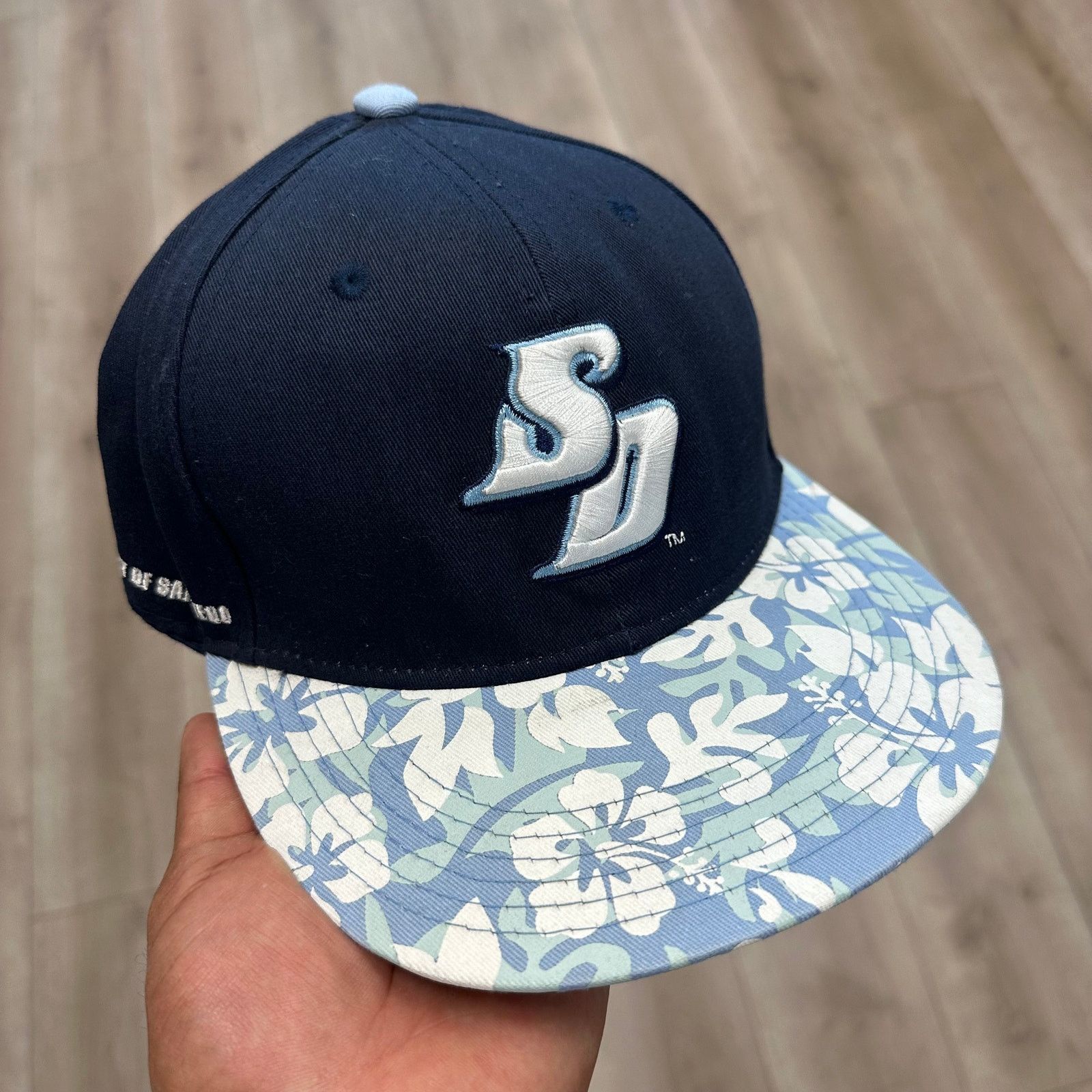 New Era University of San Diego Toreros New Era tropical floral Hat Size ONE SIZE - 1 Thumbnail