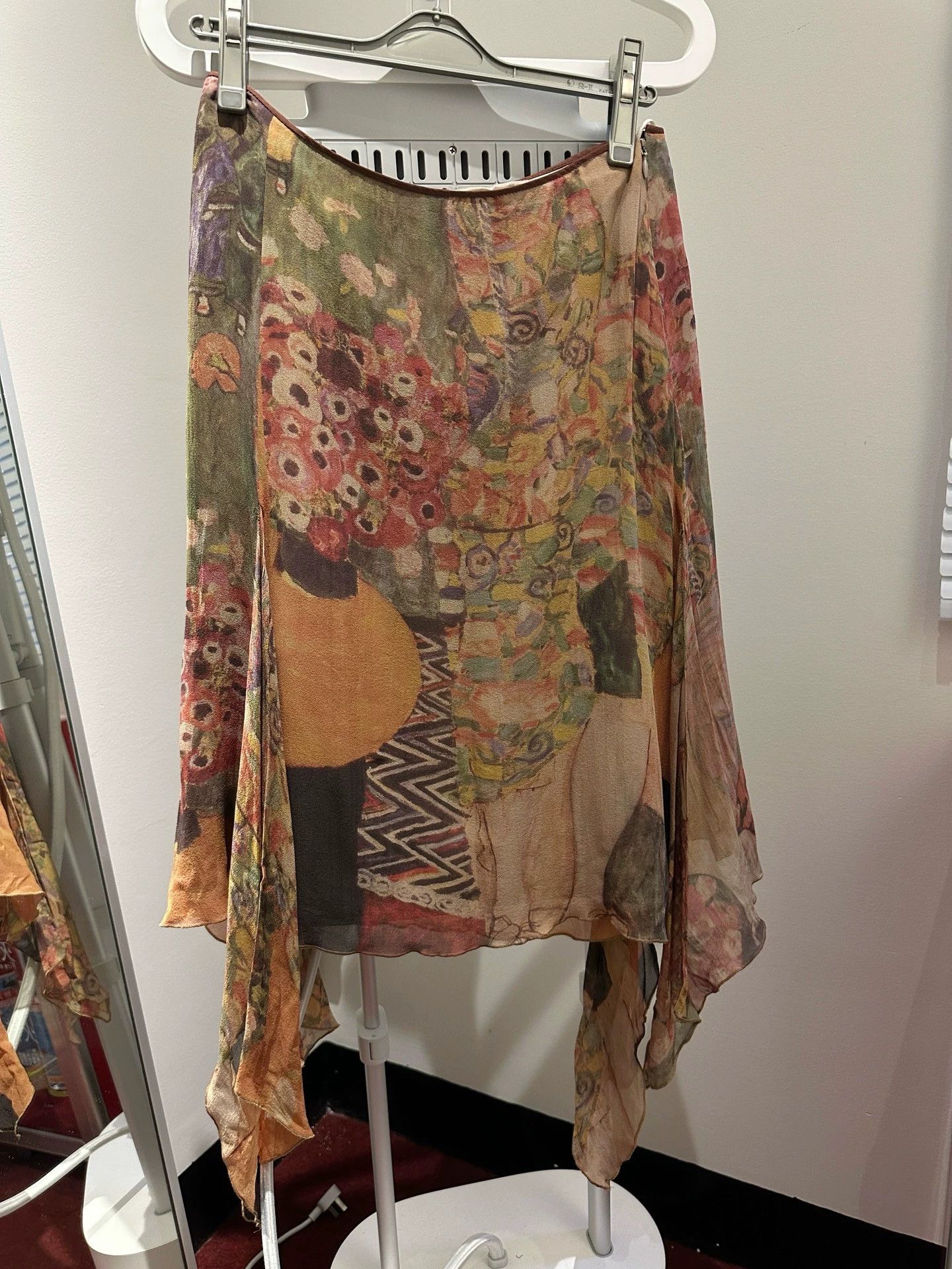 Share Spirit Homme Share Spirit Silk Floral Asymmetric Midi Skirt Size 25" / US 0 / IT 36 - 2 Thumbnail