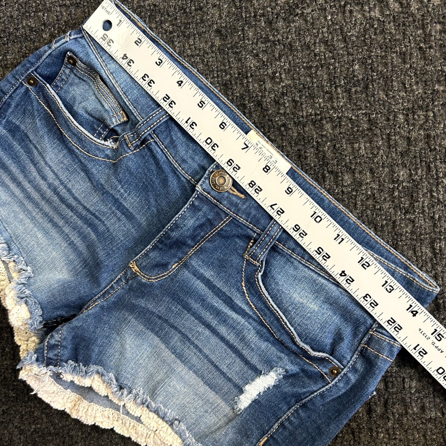 Vintage VINTAGE Mudd FLX Stretch Denim Jean Shorts Booty 9 Doily Lace Distressed y2k Size 30" / US 8 / IT 44 - 6 Thumbnail