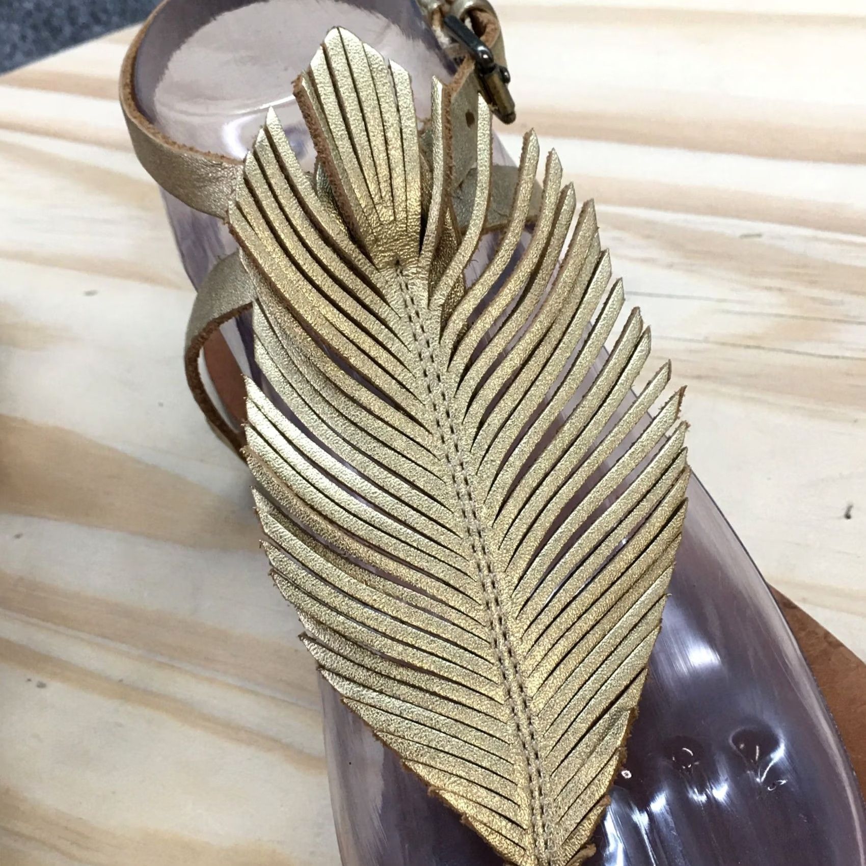 Vintage Corso Como Sandals Womens 6 M Edgar Thong Ankle Strap Gold Feather Buckle Strap Shoes Sandal Solid Gold Womens Size US 6 / IT 36 - 5 Thumbnail