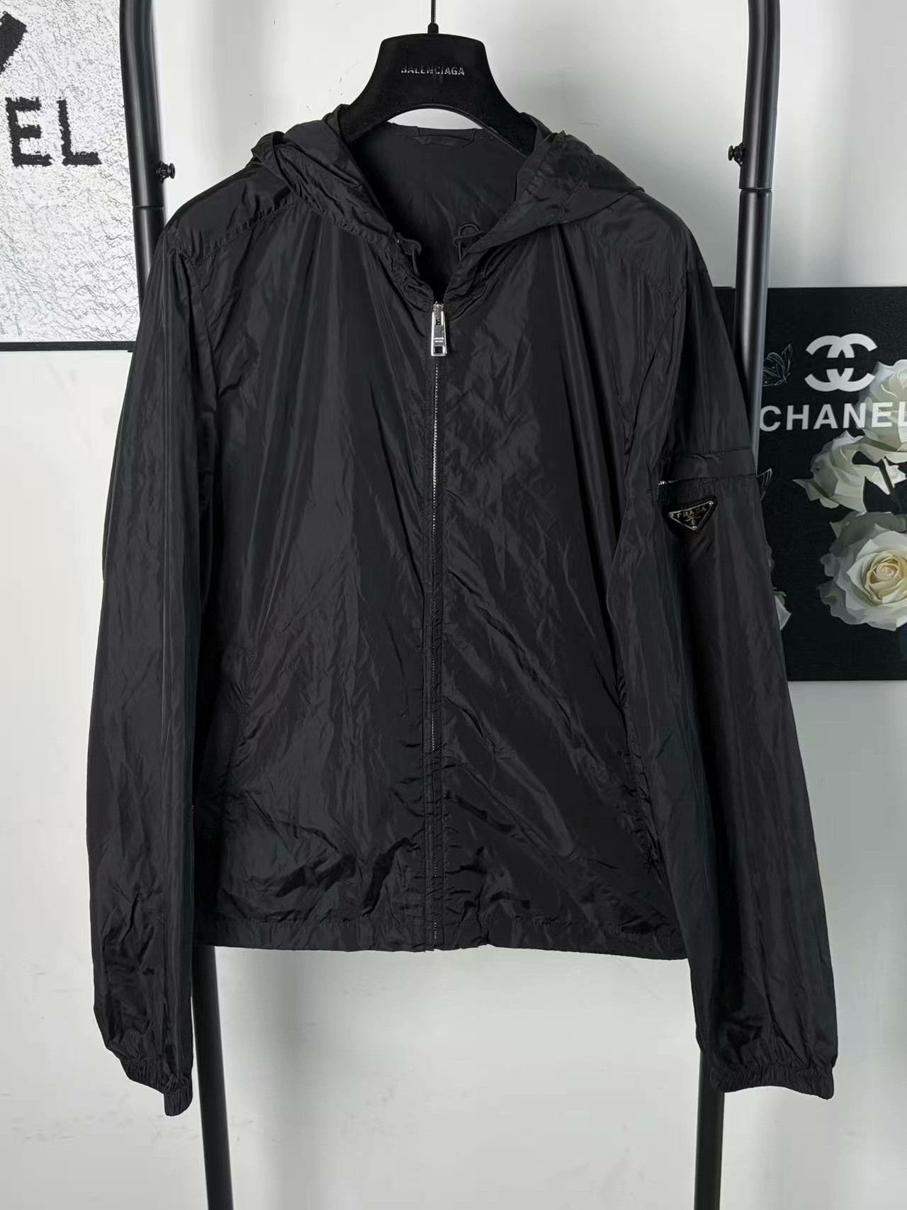 Prada Prada Nylon White Light Jacket l Men Size US L / EU 52-54 / 3 - 1 Thumbnail