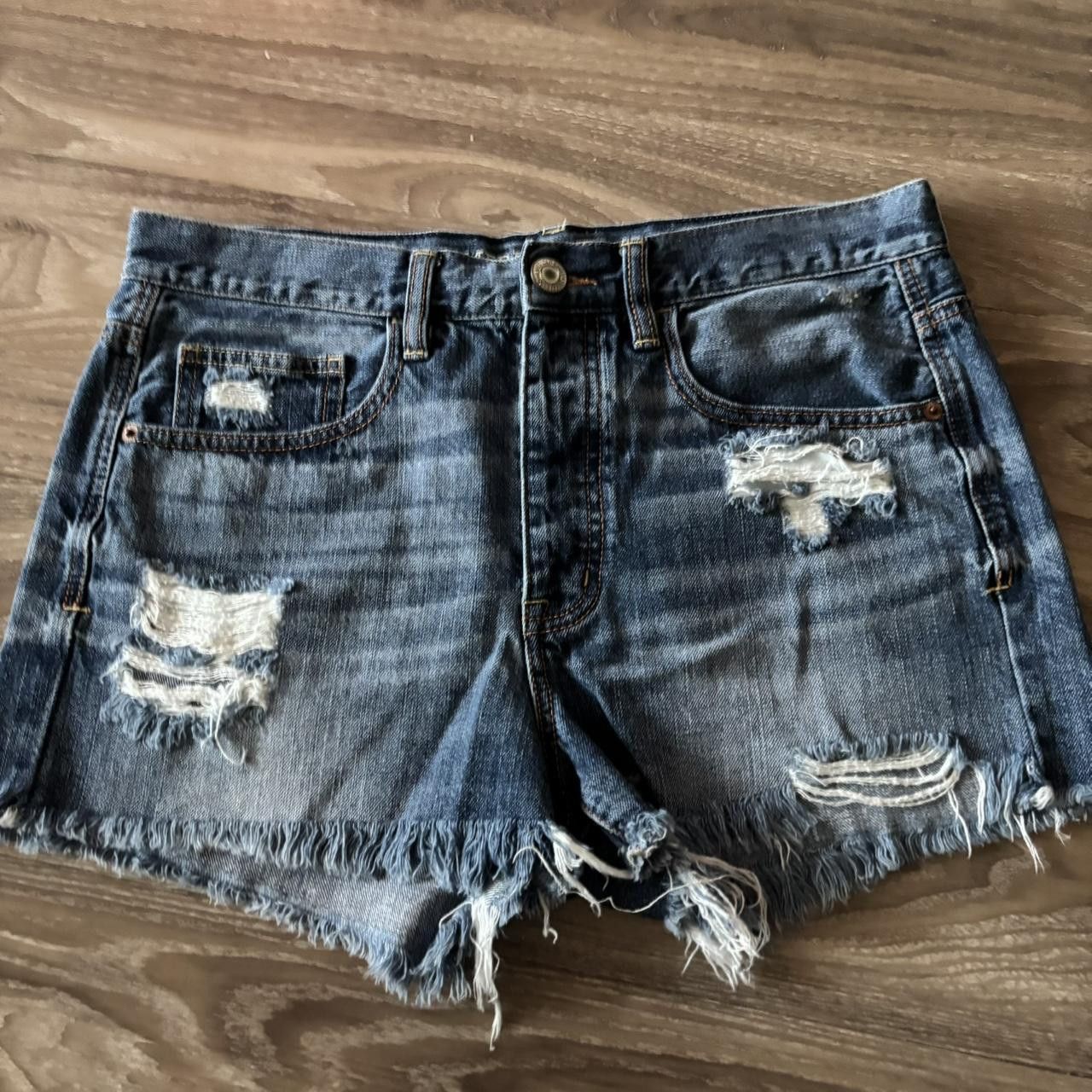Vintage Vintage Y2K/2000s Blue Distressed Jean Shorts! Size 32" / US 10 / IT 46 - 2 Thumbnail