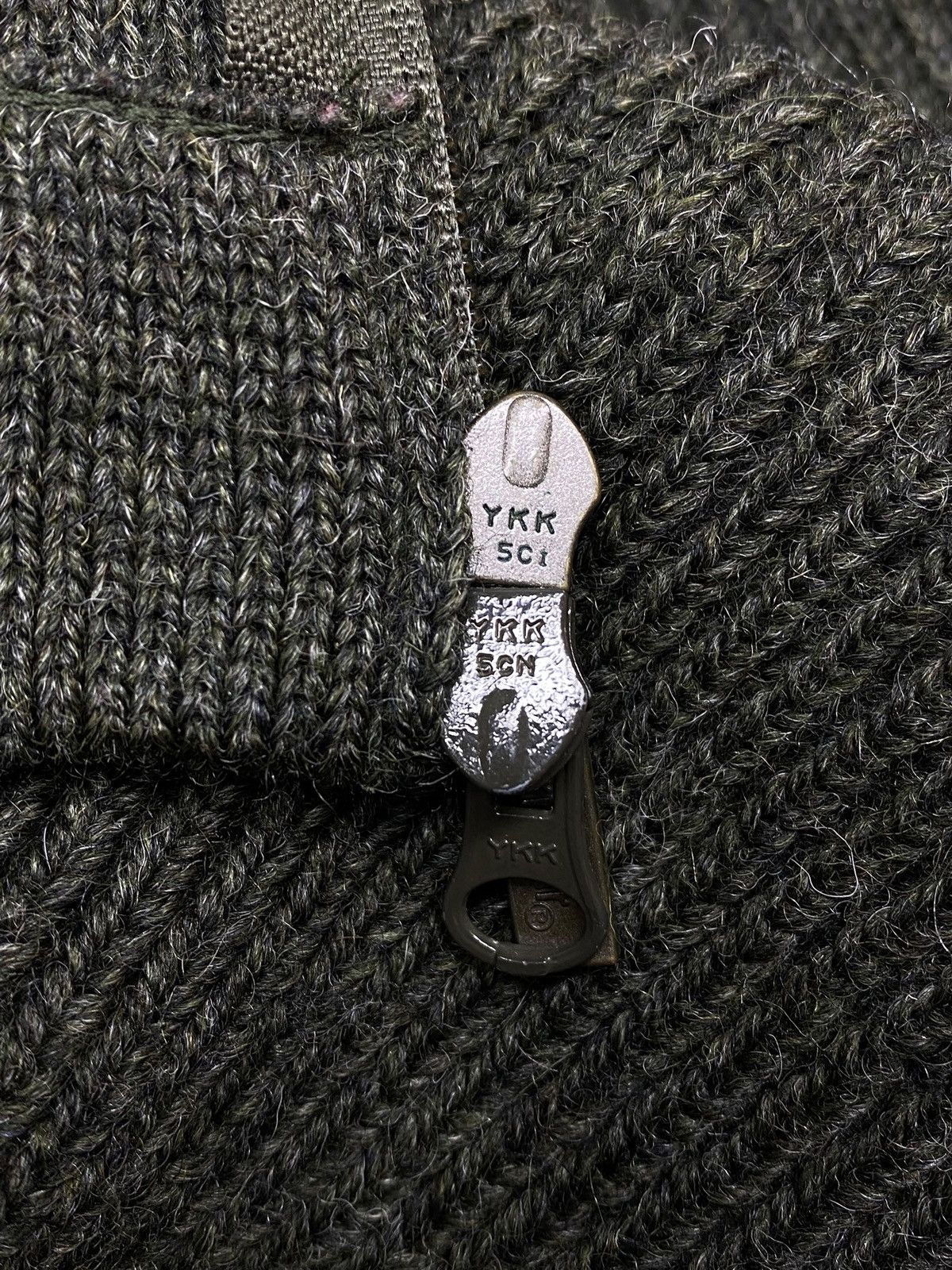 Barbour 🔥 BARBOUR TYNE CARDIGAN FULL ZIP KNITWEAR OLIVE MILITARY Size US L / EU 52-54 / 3 - 18 Thumbnail