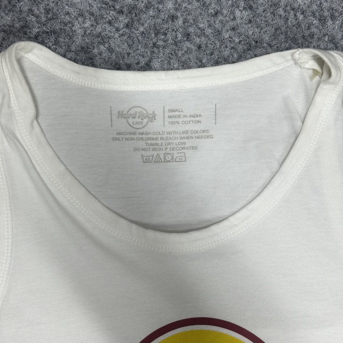 Hard Rock Cafe VTG Man Hard Rock Cafe Bengaluru Tank Top Sleeves Size S Y2K Size US S / EU 44-46 / 1 - 6 Thumbnail