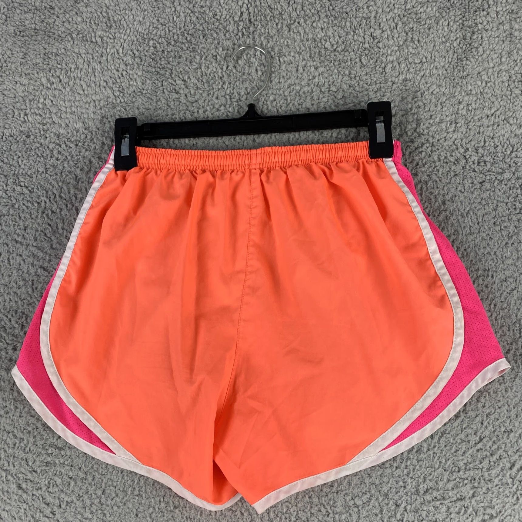 Nike Nike Women Gym Active Running Shorts S Coral Neon / 48-26 Athletic Size Small Women's Shorts Coral Neon Size 28" / US 6 / IT 42 - 4 Thumbnail
