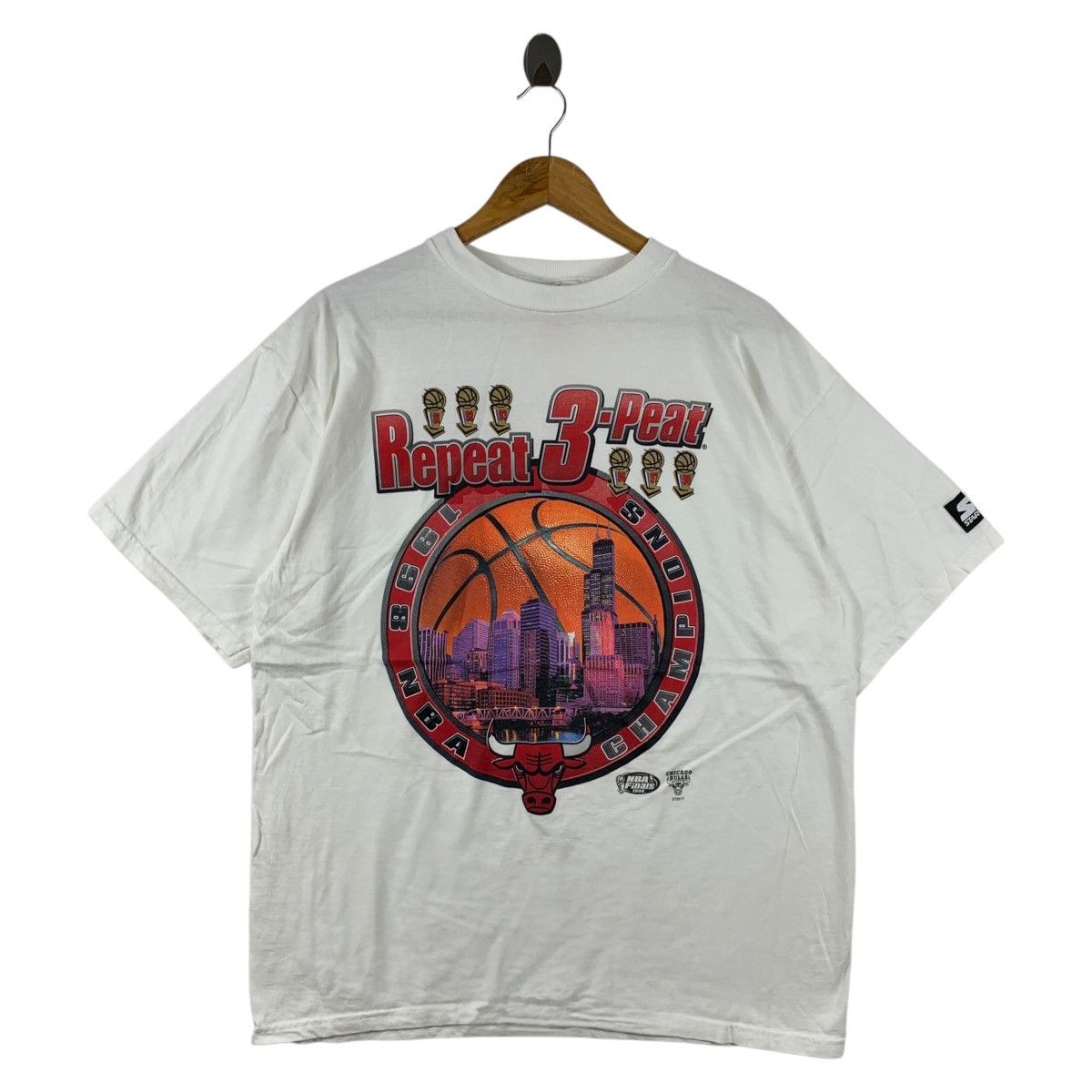 NBA Vintage 90s CHICAGO BULLS 1998 champions tee Size US L / EU 52-54 / 3 - 1 Thumbnail