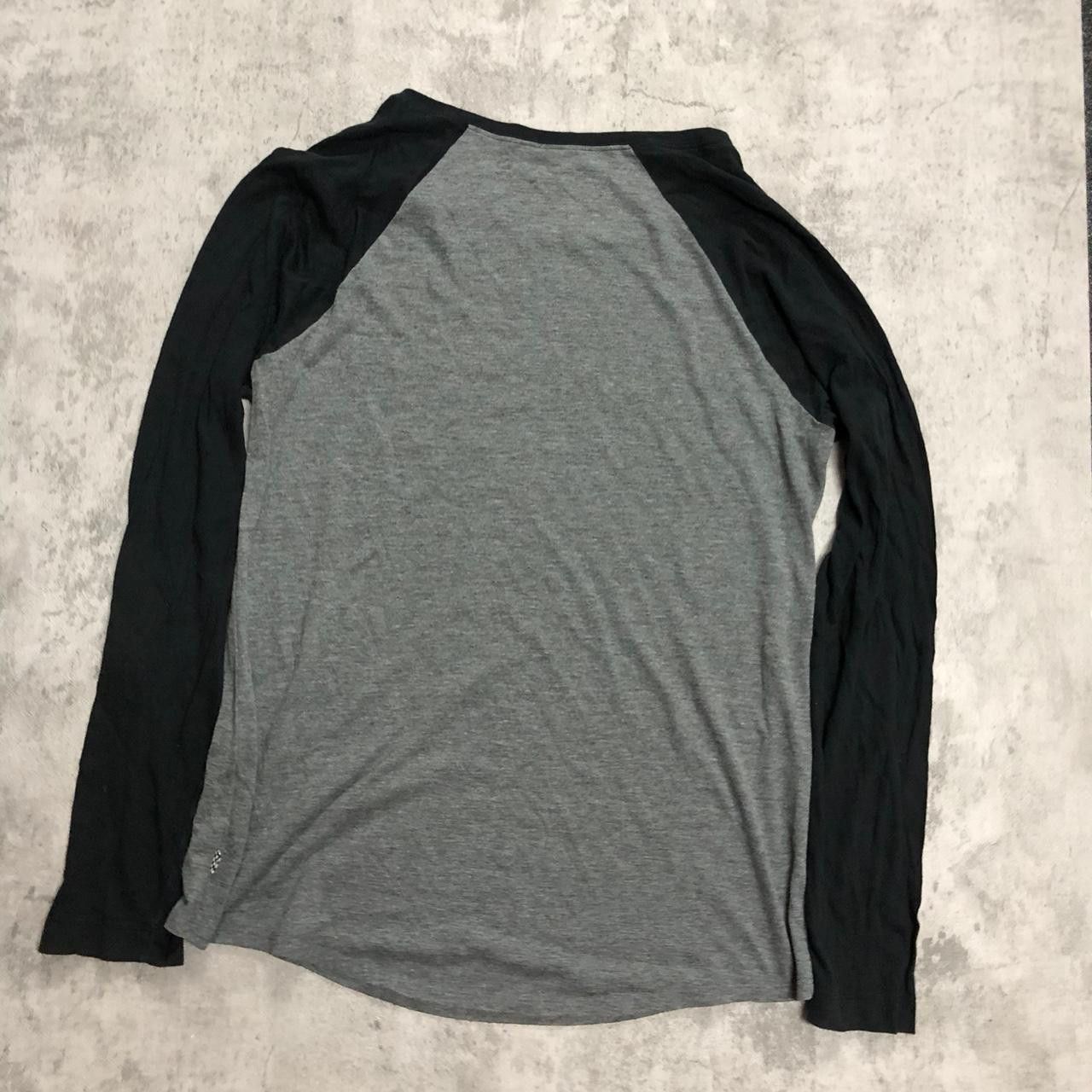 Vans Grey and black Vans long sleeve shirt #skaterstyle Size US M / EU 48-50 / 2 - 4 Thumbnail